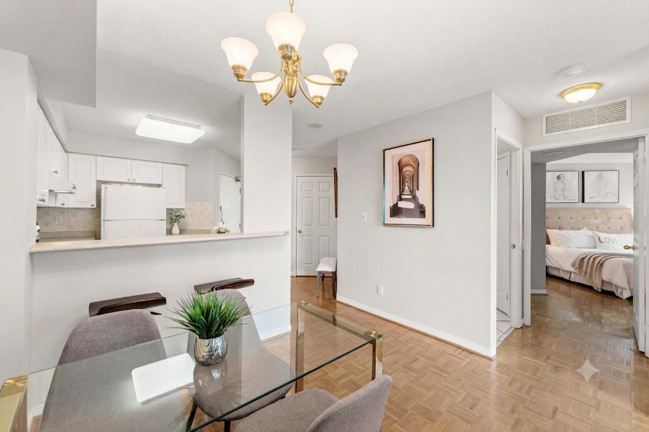2 Bedroom Apartment for Rent - 5 Emerald Ln, Vaughan, ON 4