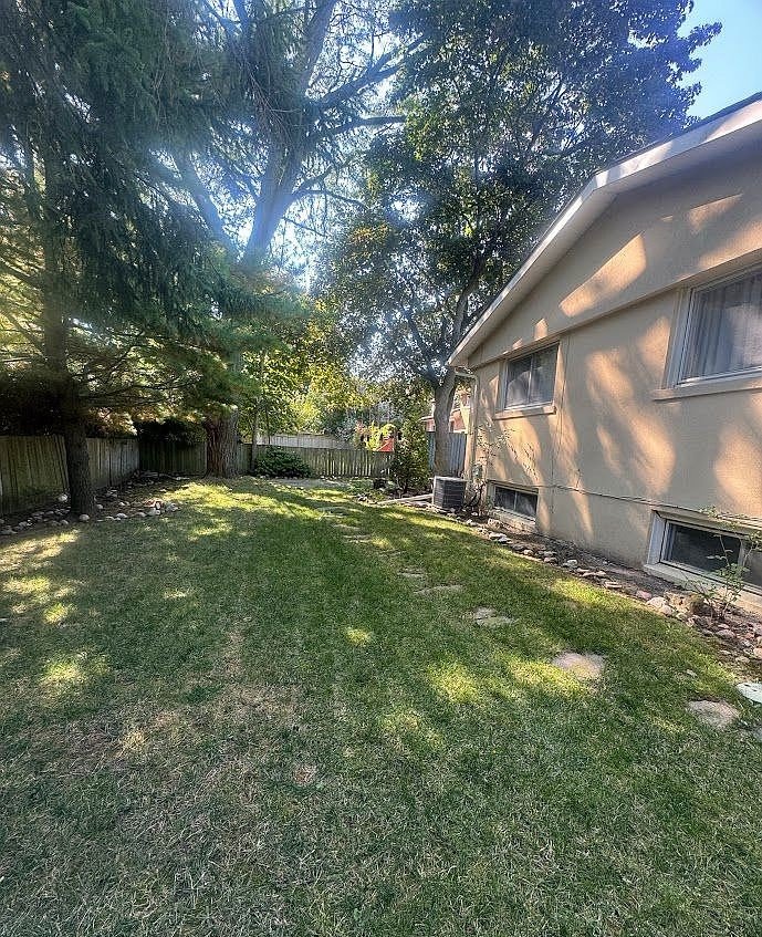 2 Bedroom House for Rent - 31 Whitelock Cres, York, ON 2