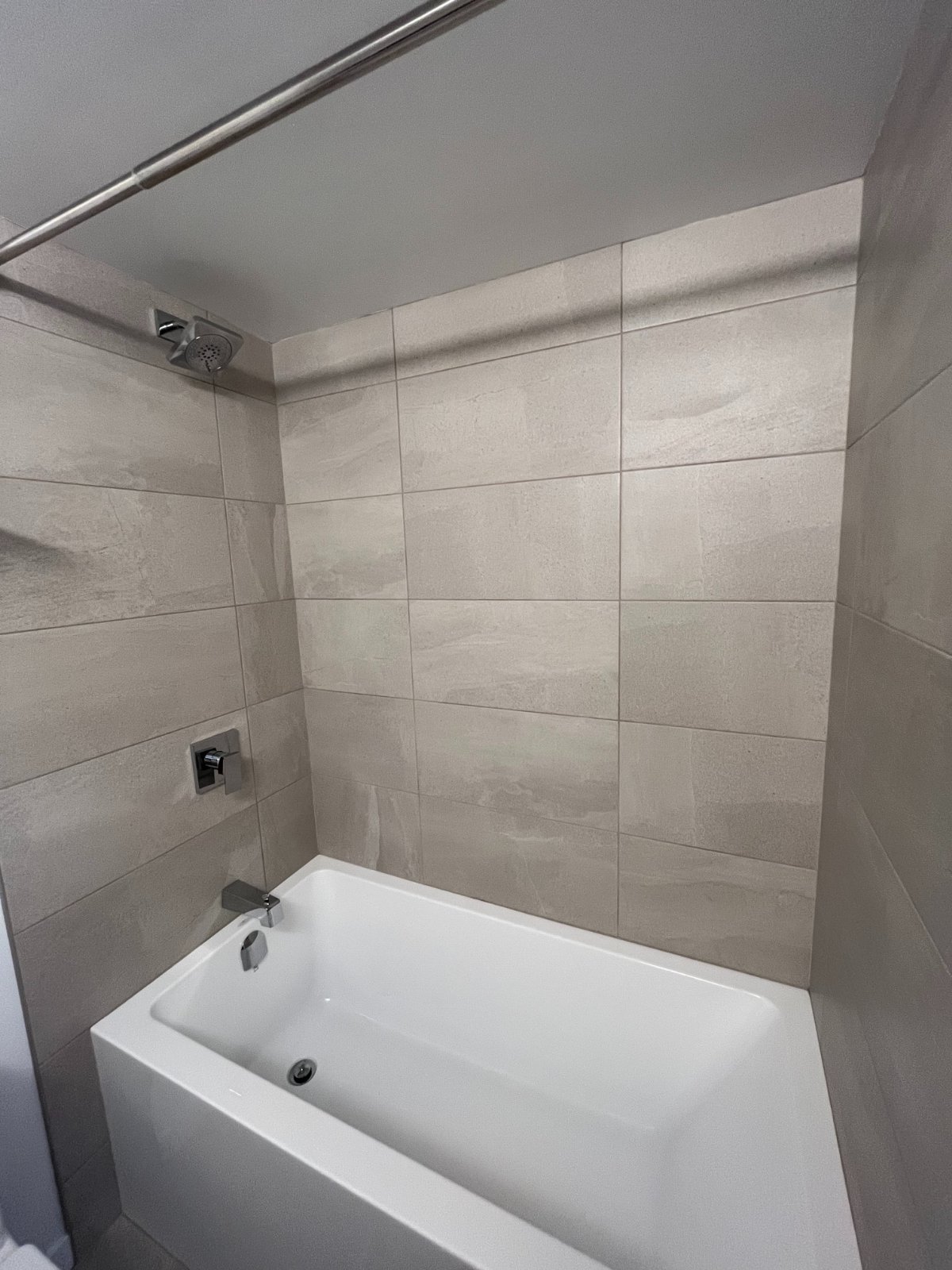 Studio Apartment for Rent - 711 5th Ave, New Westminster, BC 3