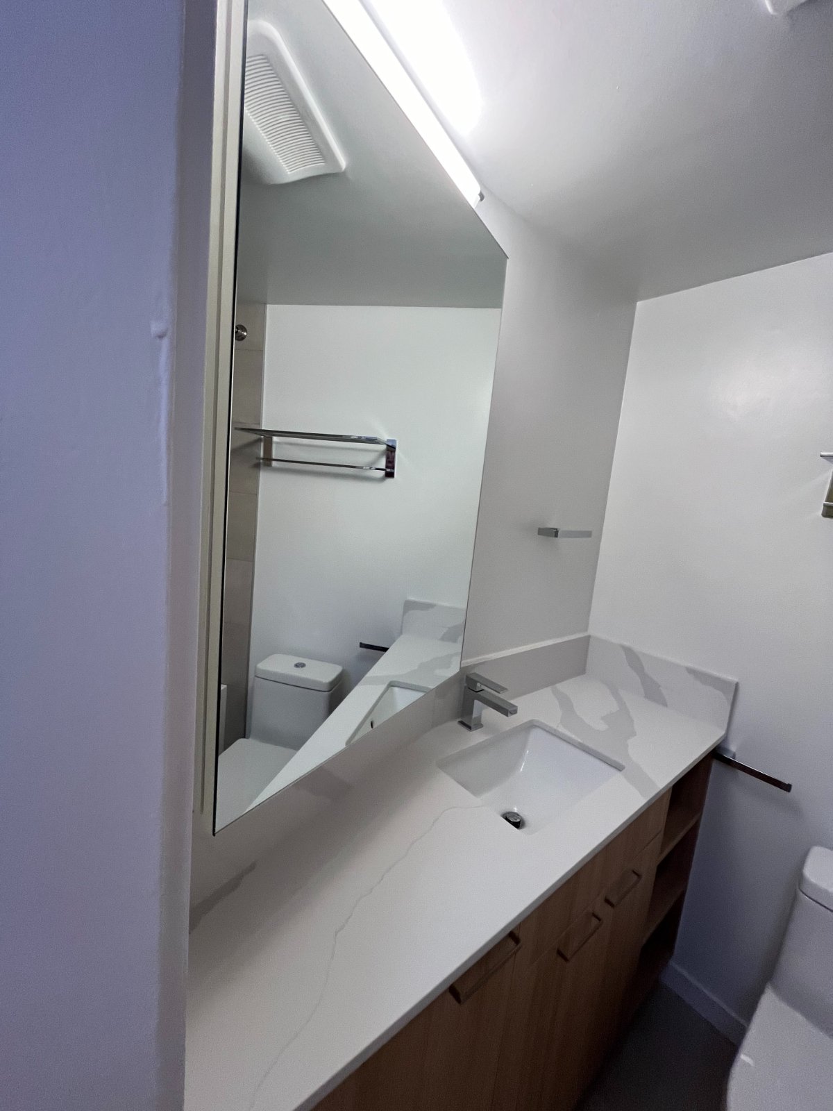 Studio Apartment for Rent - 711 5th Ave, New Westminster, BC 4