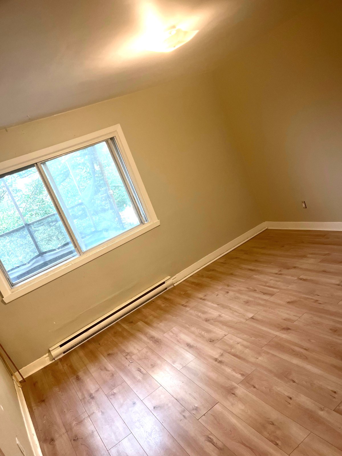 3 Bedroom Apartment for Rent - 7921 Avenue Champagneur, Montréal, QC 3