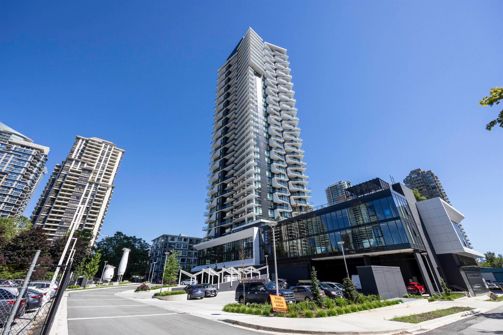 2 Bedroom Apartment for Rent - 2181 Madison Avenue, Burnaby, BC 2