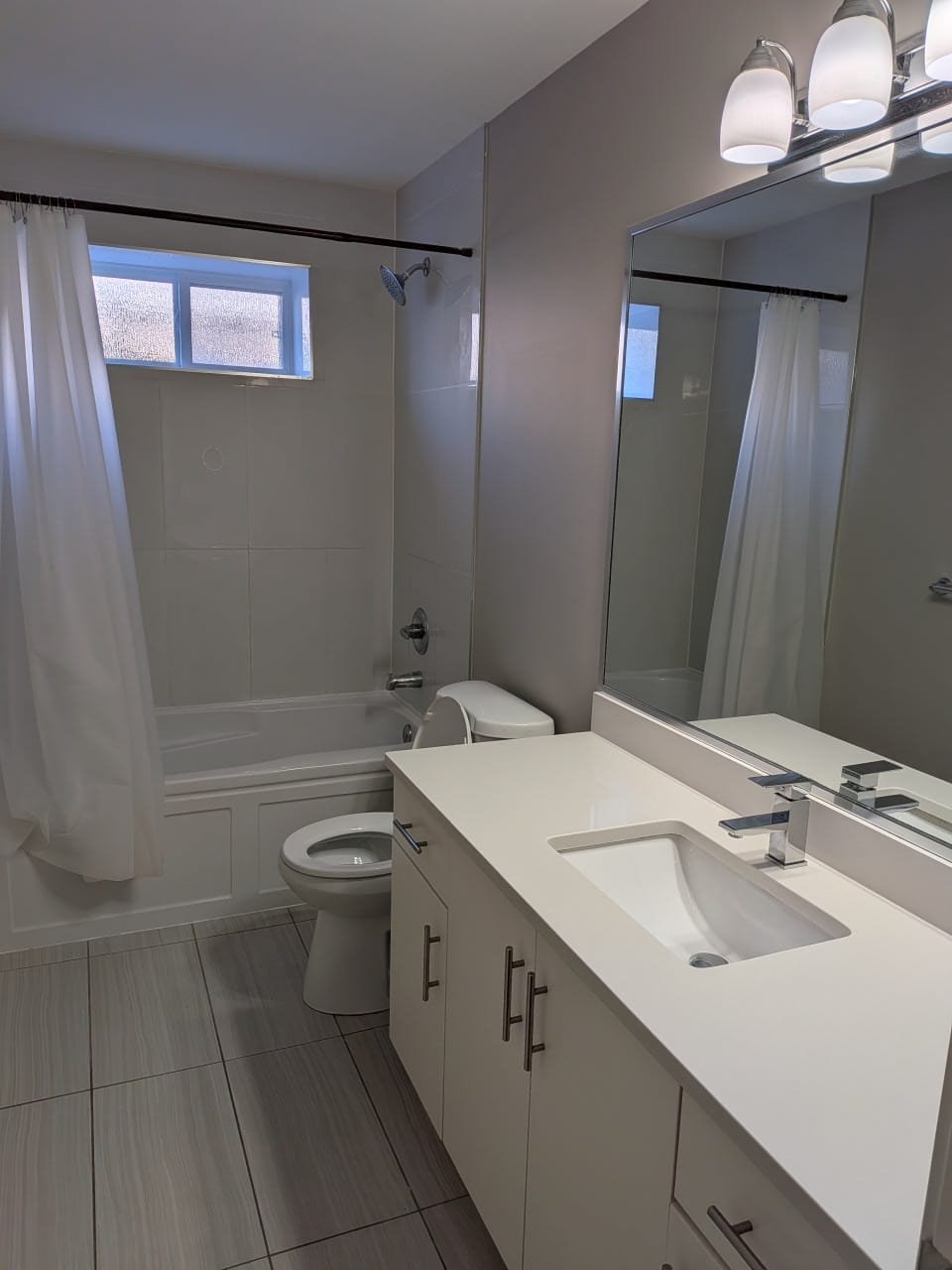 2 Bedroom Basement Suite for Rent - 147 B St, Surrey, BC 3