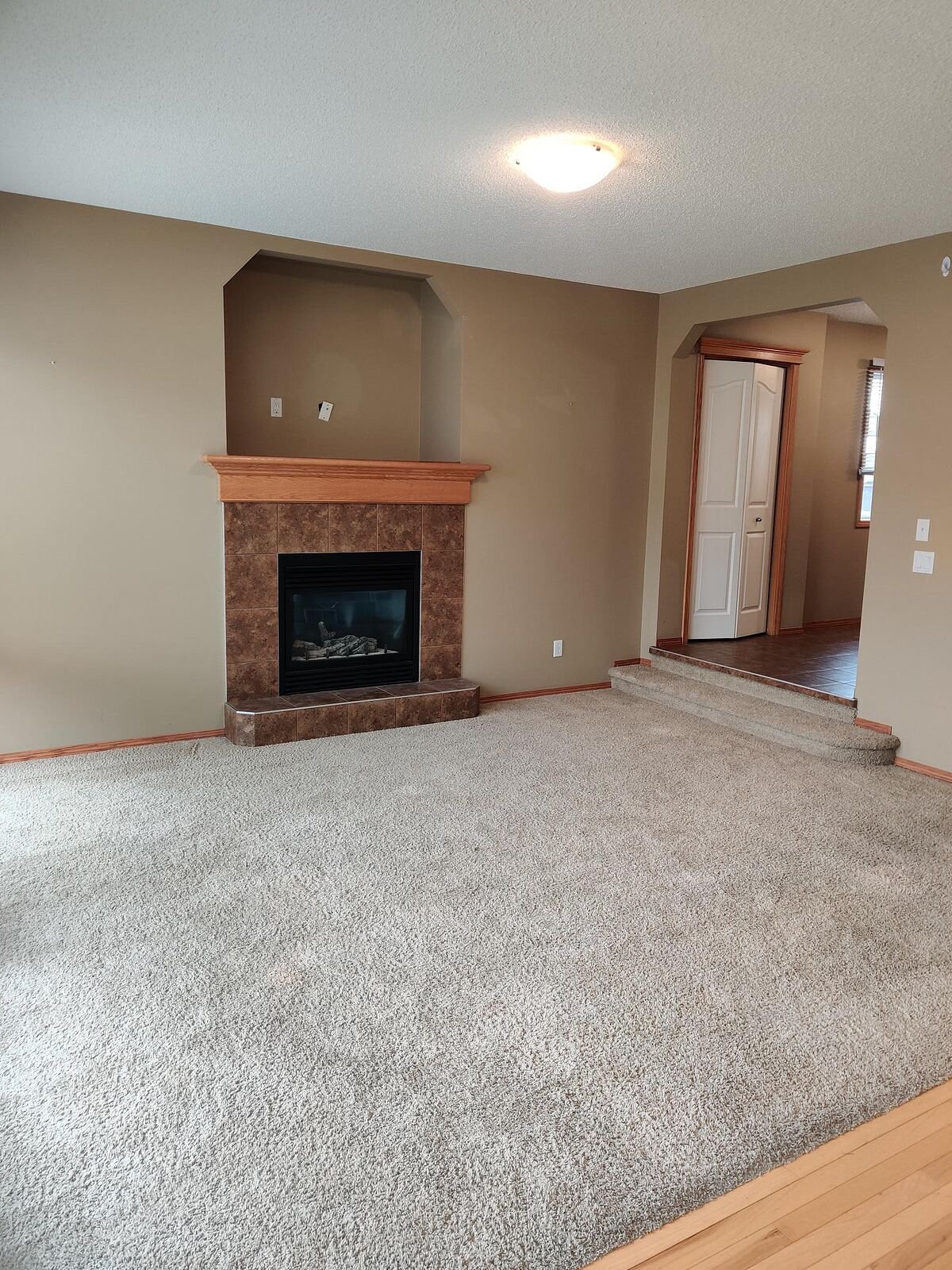 3 Bedroom House for Rent - 9015 Royal Oak Way NW, Calgary, AB 3