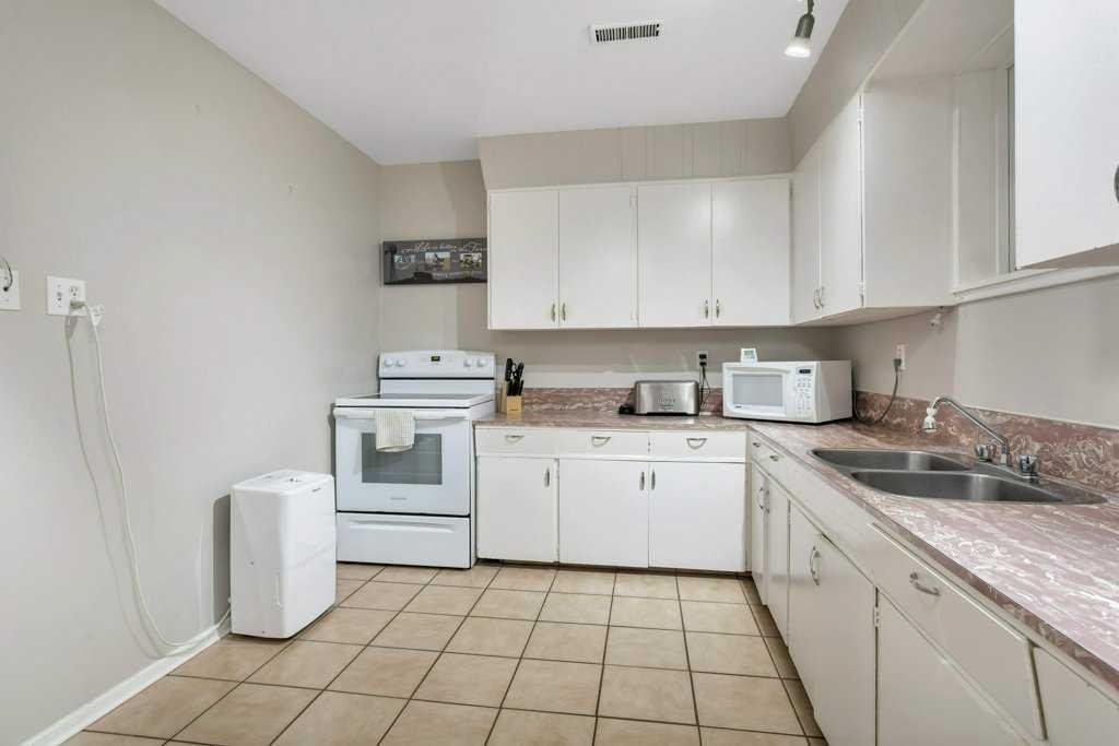 2 Bedroom Basement Suite for Rent - 5702 W Park Cres, Red Deer, AB 5