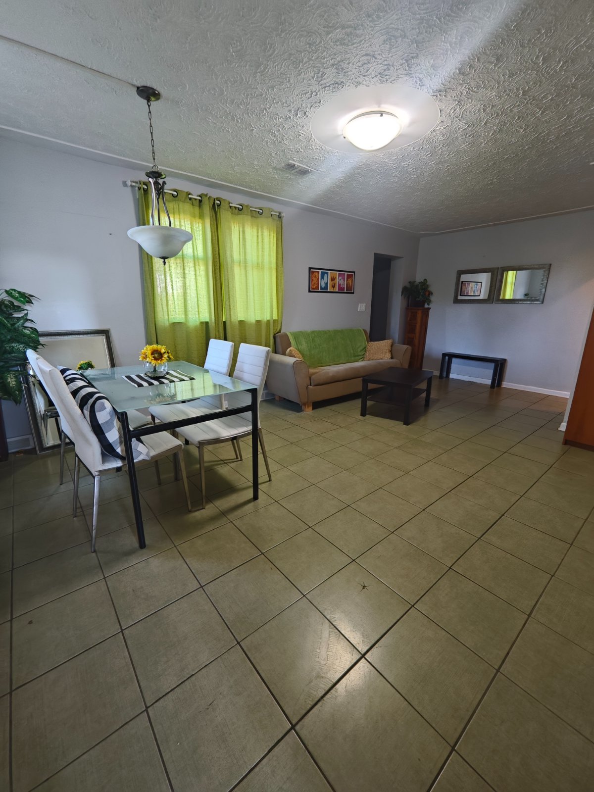 3 Bedroom House for Rent - Calgary, AB 2