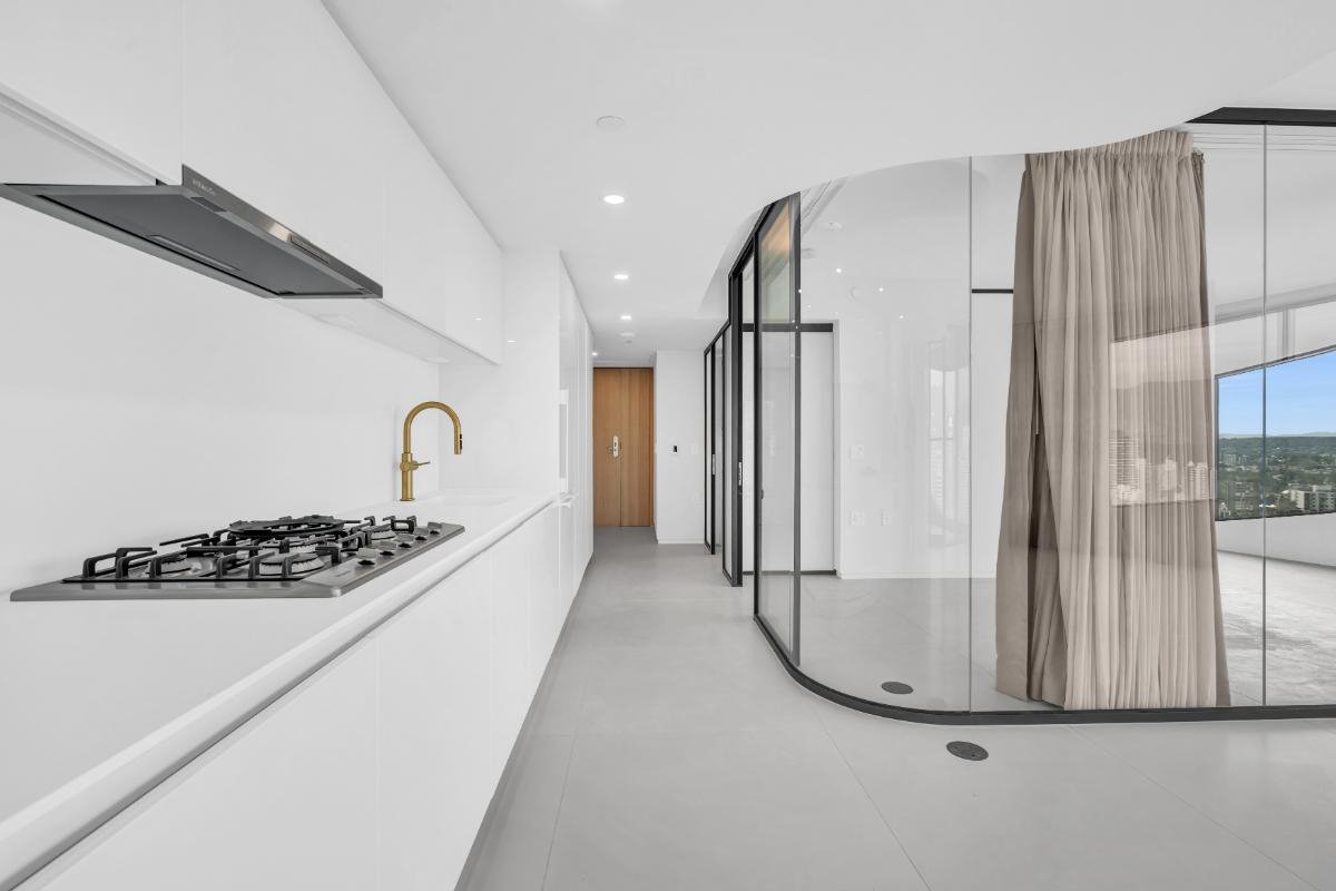 2 Bedroom Apartment for Rent - 1033 Nelson St, Vancouver, BC 2