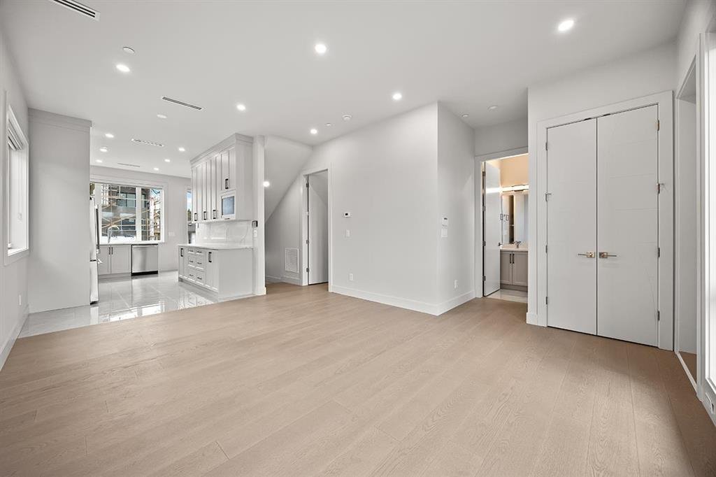 3 Bedroom House for Rent - 3015 E 19th Ave, Vancouver, BC 2