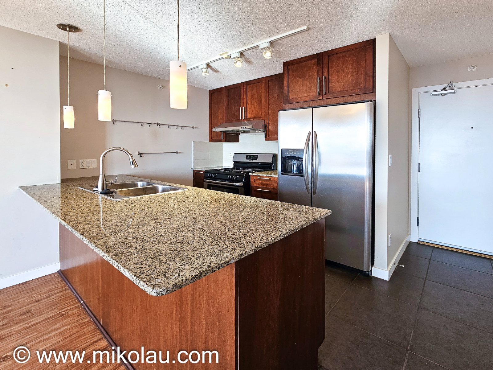 2 Bedroom Apartment for Rent - 7088 Salisbury Ave, Burnaby, BC 4