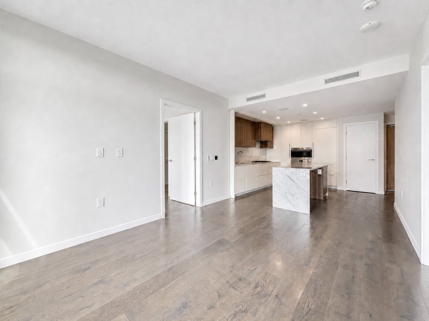 2 Bedroom Apartment for Rent - 7418 Paulson St, Vancouver, BC 2