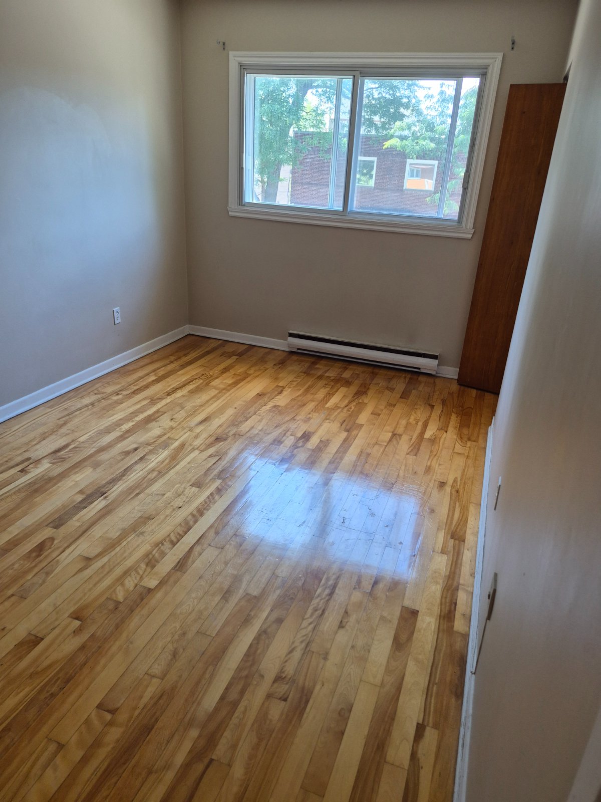 3 Bedroom Apartment for Rent - 2305 Avenue Walkley, Montréal, QC 3