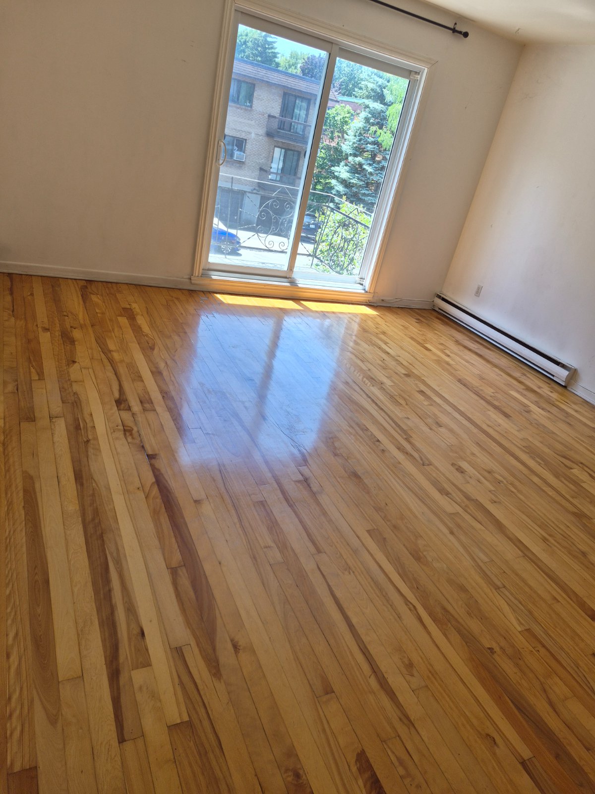 3 Bedroom Apartment for Rent - 2305 Avenue Walkley, Montréal, QC 4