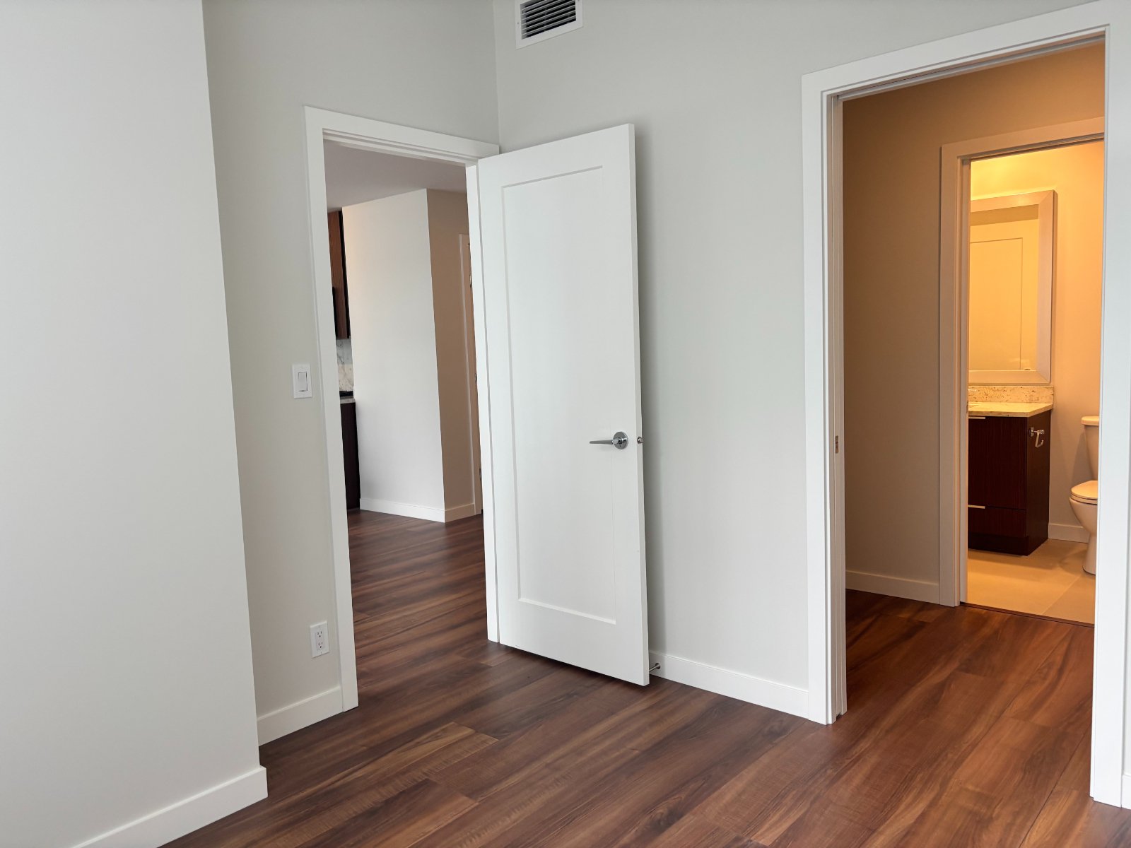 2 Bedroom Apartment for Rent - 3328 Carscallen Rd, Richmond, BC 5
