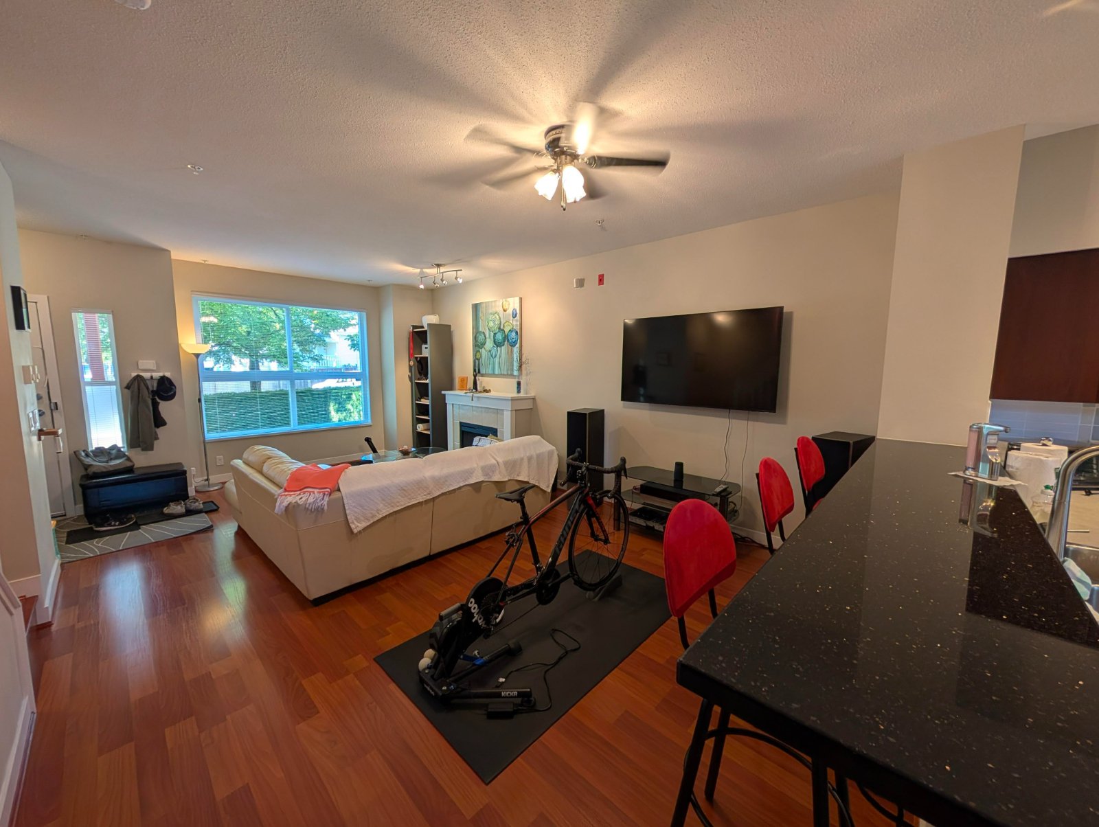 3 Bedroom Townhouse for Rent - 3200 E 54th Ave, Vancouver, BC 2