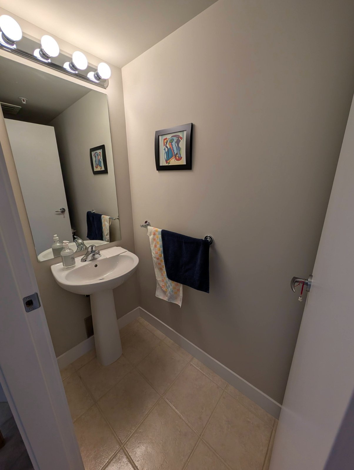 3 Bedroom Townhouse for Rent - 3200 E 54th Ave, Vancouver, BC 5