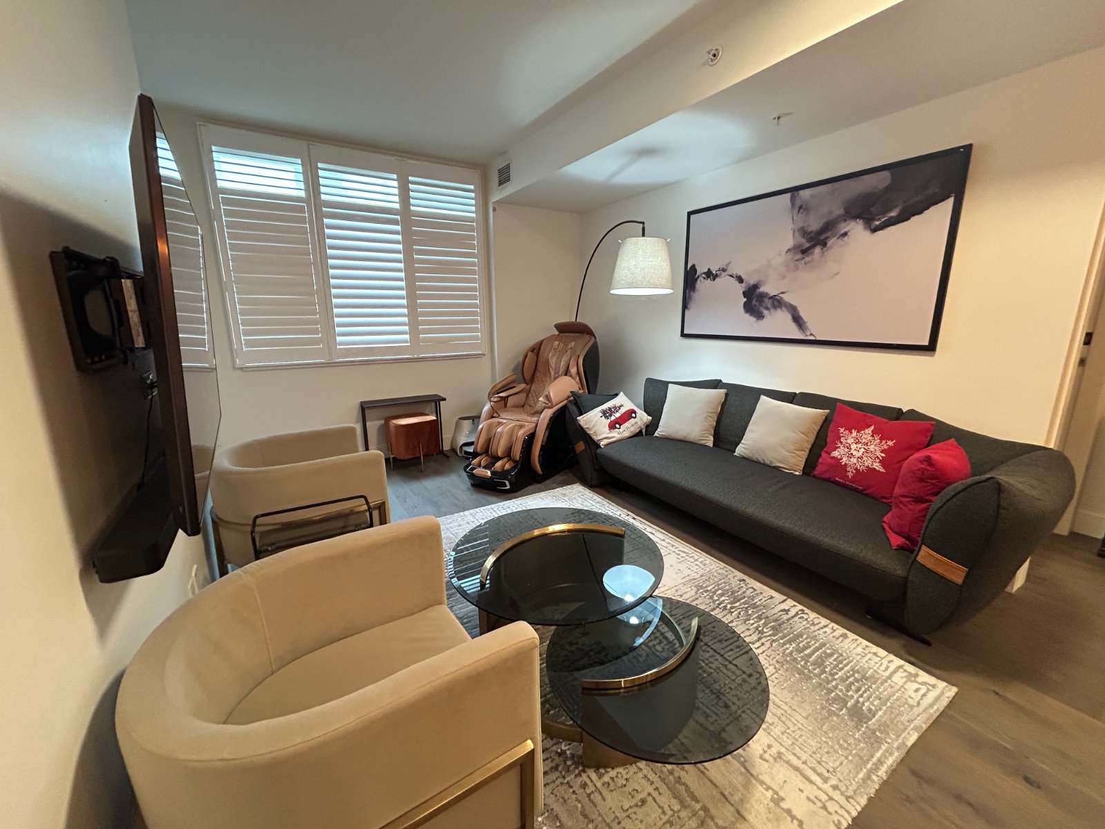 2 Bedroom Apartment for Rent - 7777 Cambie St, Vancouver, BC 2