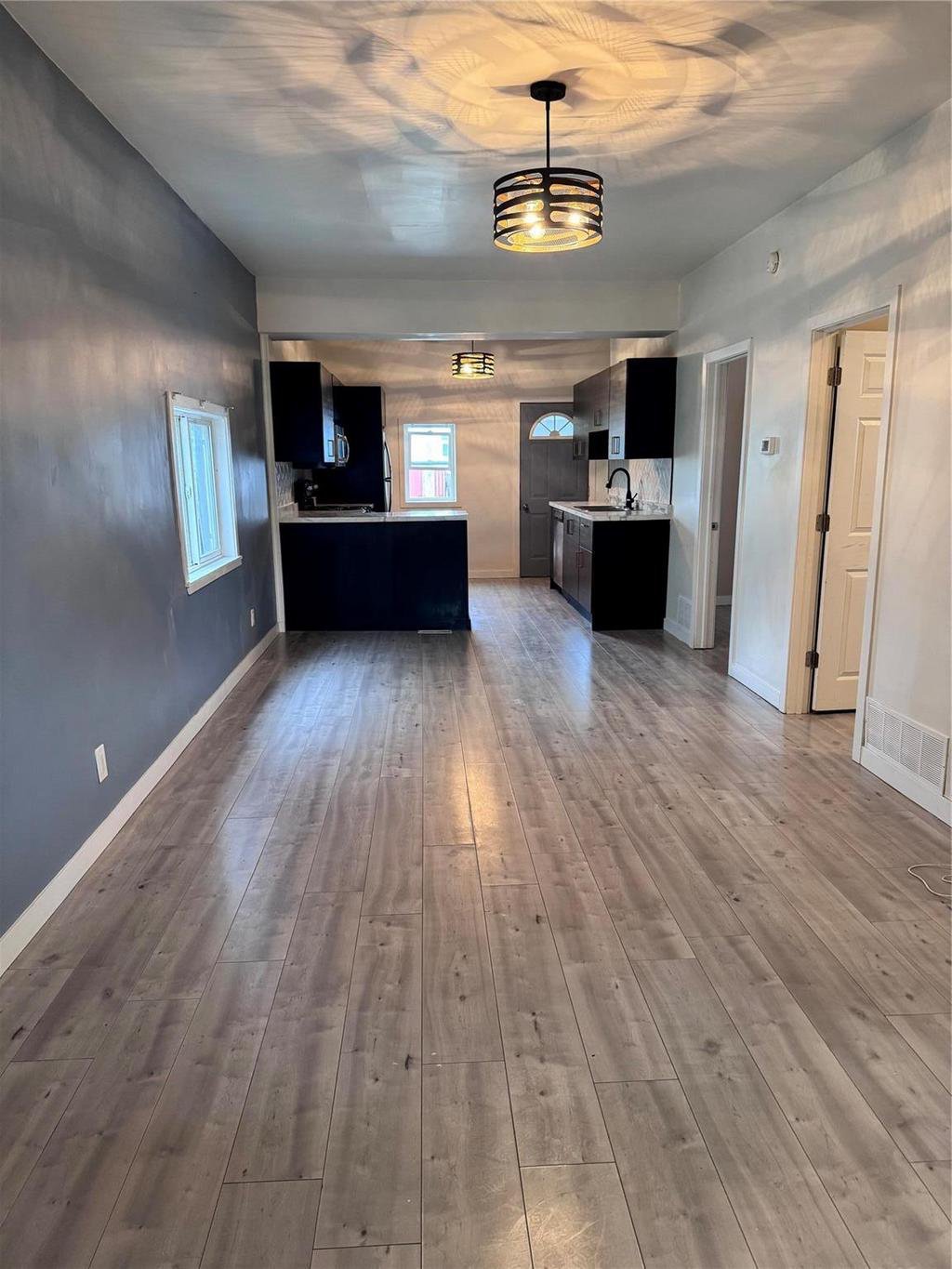 2 Bedroom House for Rent - 268 Martin Ave W, Winnipeg, MB 4