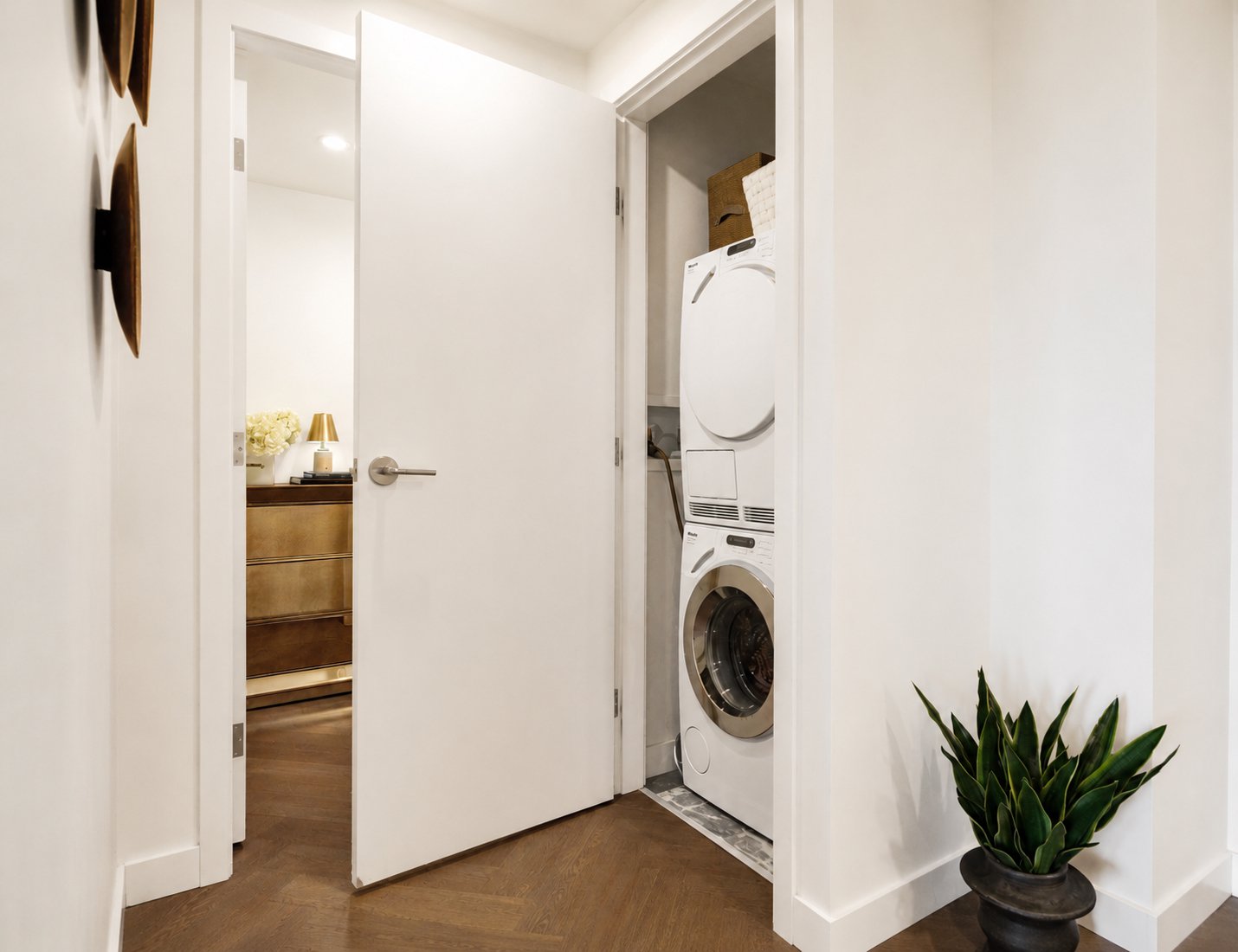 2 Bedroom Apartment for Rent - 1480 Howe St, Vancouver, BC 4