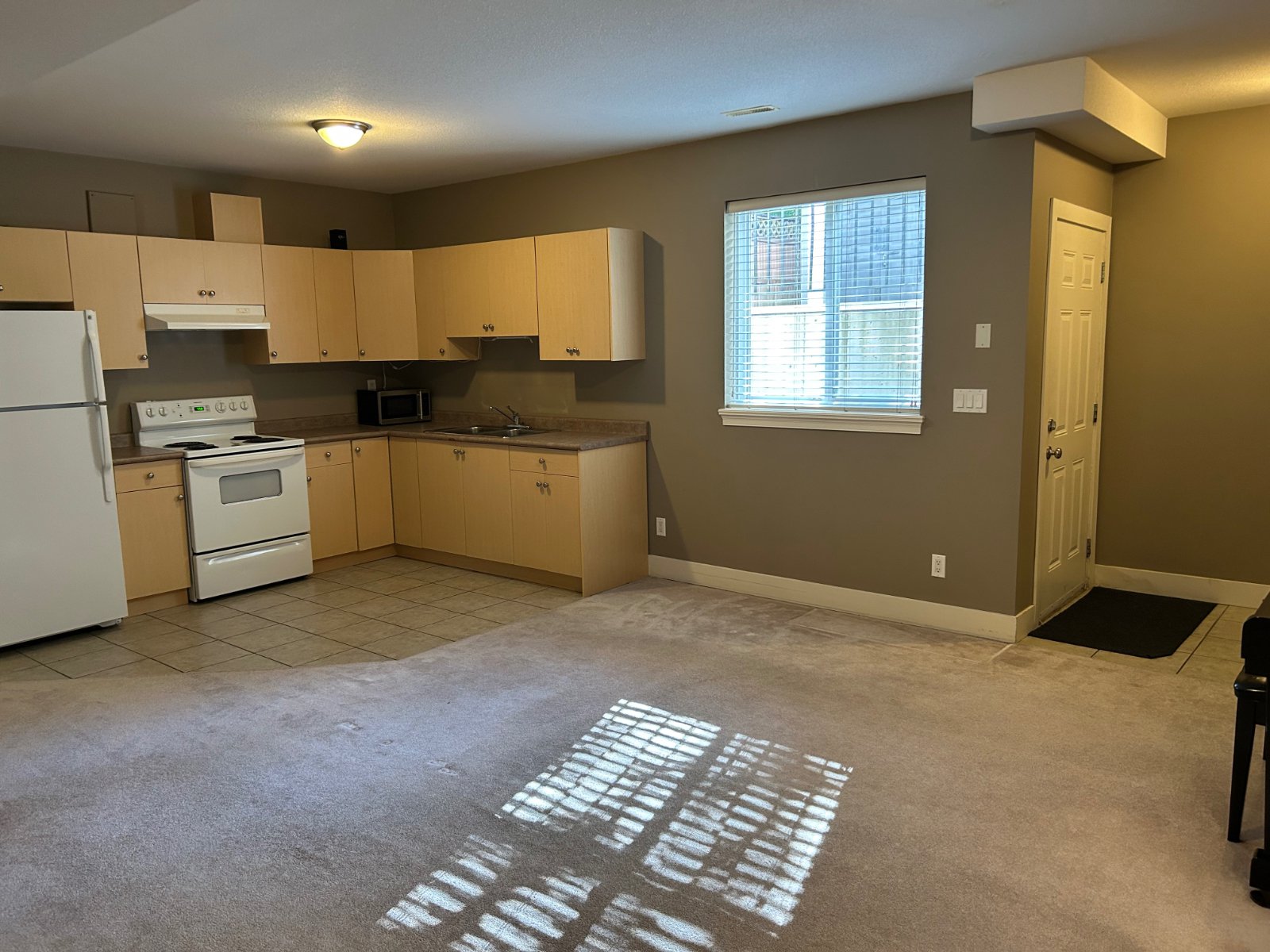 2 Bedroom Basement Suite for Rent - 201 St, Langley Twp, BC 4