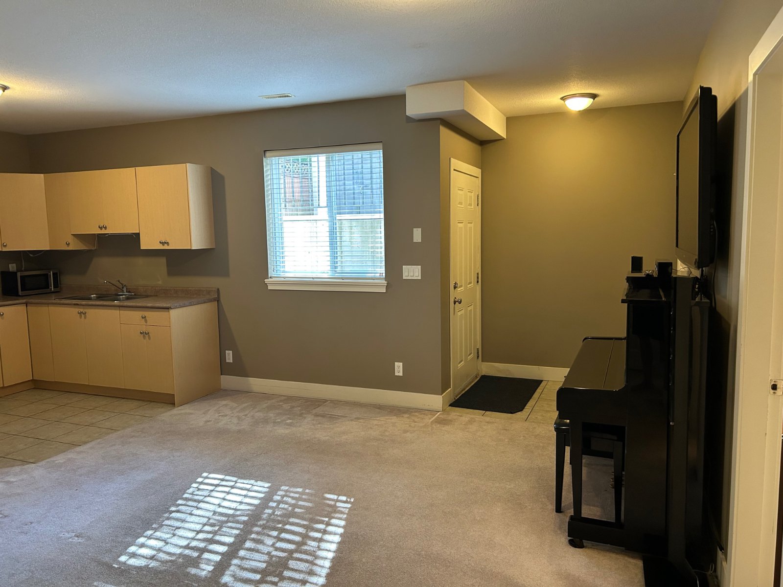 2 Bedroom Basement Suite for Rent - 201 St, Langley Twp, BC 5