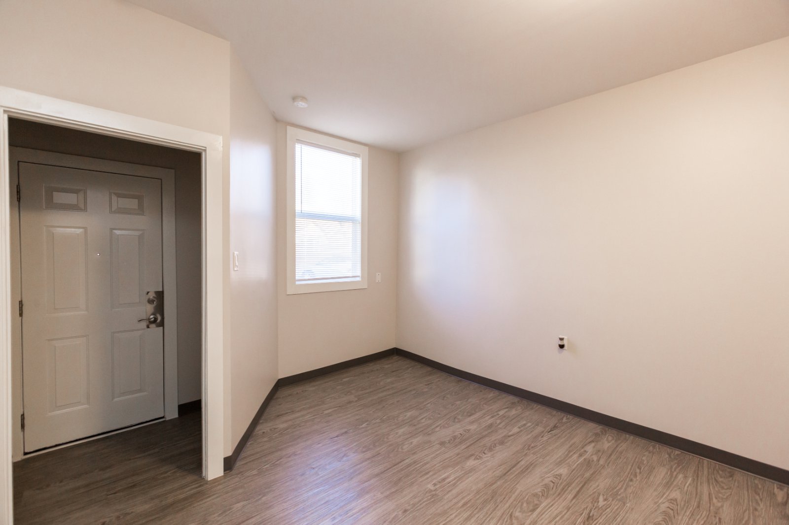 Studio Apartment for Rent - 9407 114 Ave NW, Edmonton, AB 3