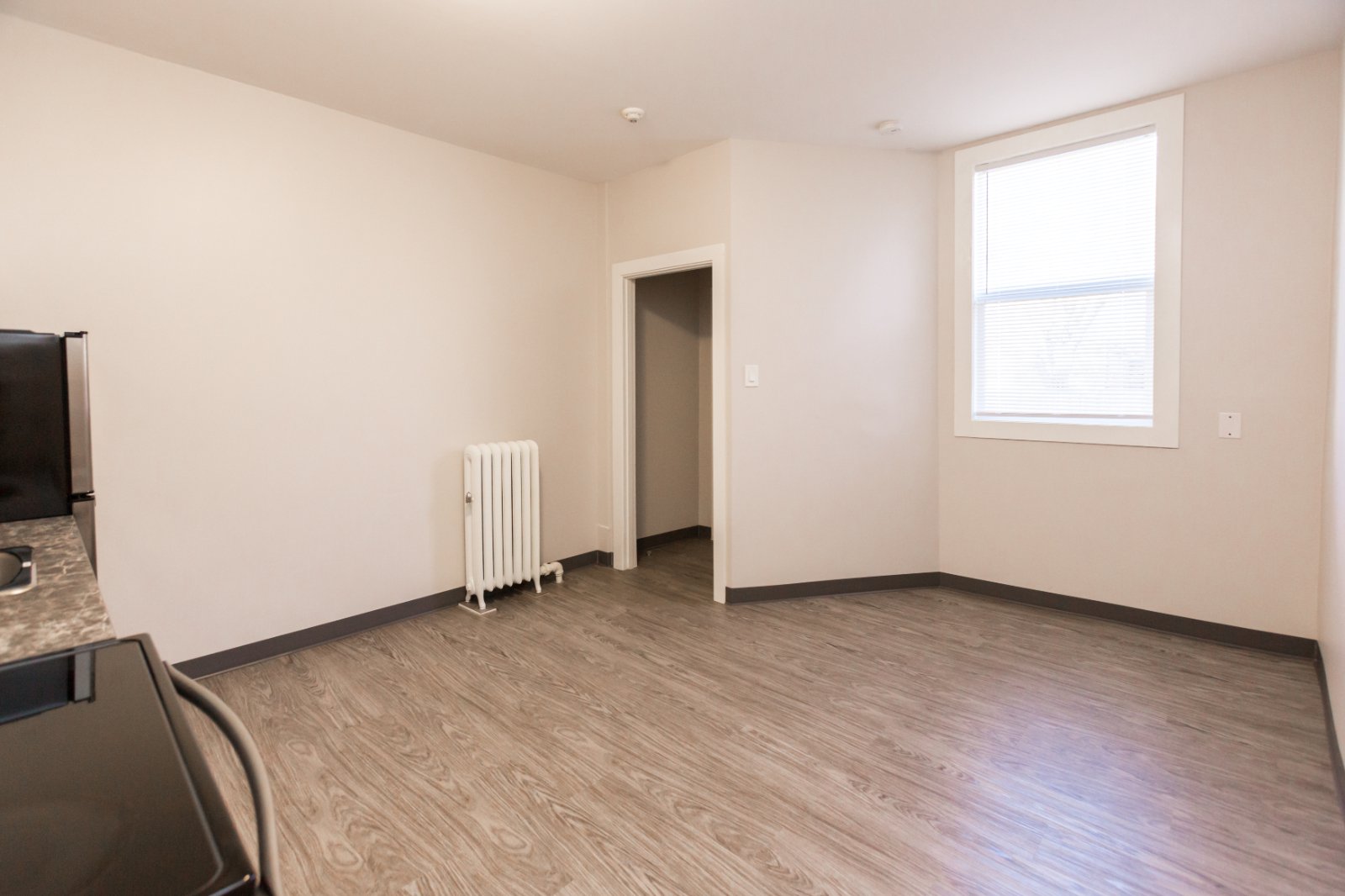 Studio Apartment for Rent - 9407 114 Ave NW, Edmonton, AB 4