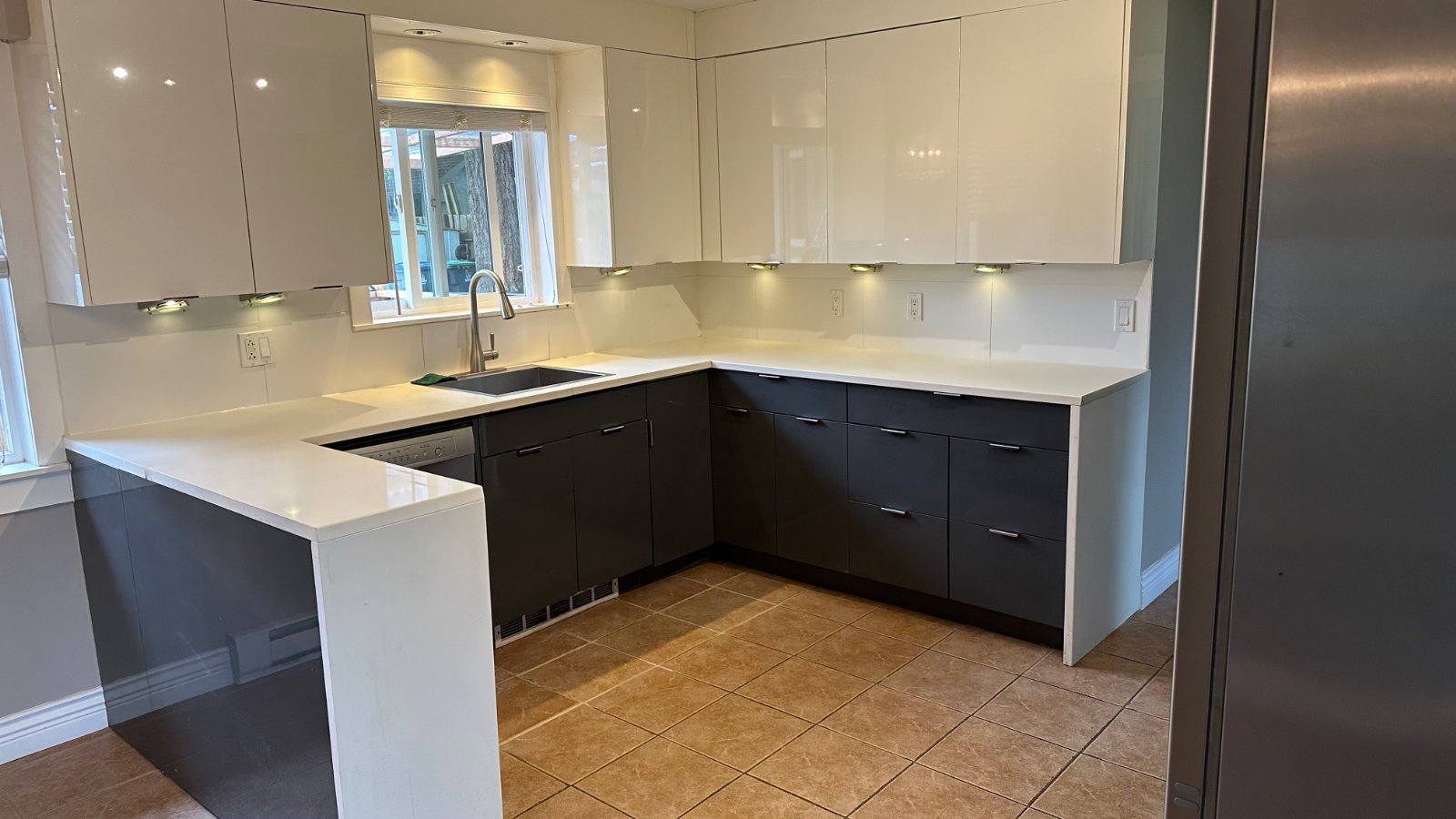 3 Bedroom House for Rent - 141 St, Surrey, BC 3
