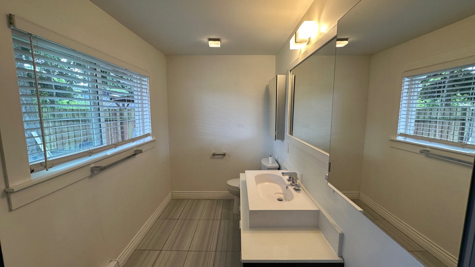 3 Bedroom House for Rent - 141 St, Surrey, BC 5