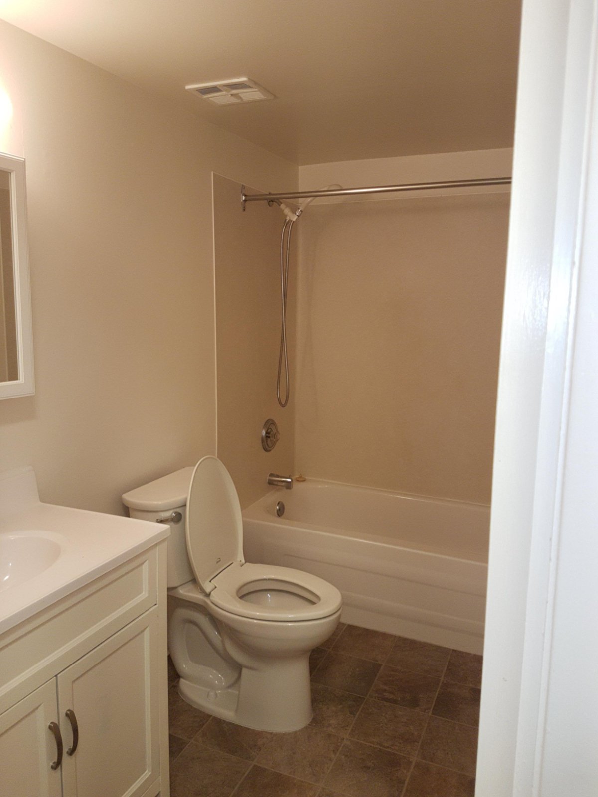 2 Bedroom Apartment for Rent - 500 Rithet St, Victoria, BC 5