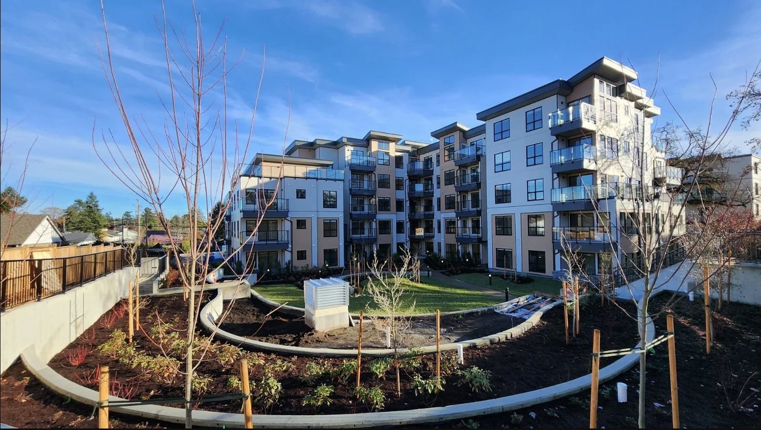 2 Bedroom Apartment for Rent - 4030 Shelbourne St, Saanich, BC 2
