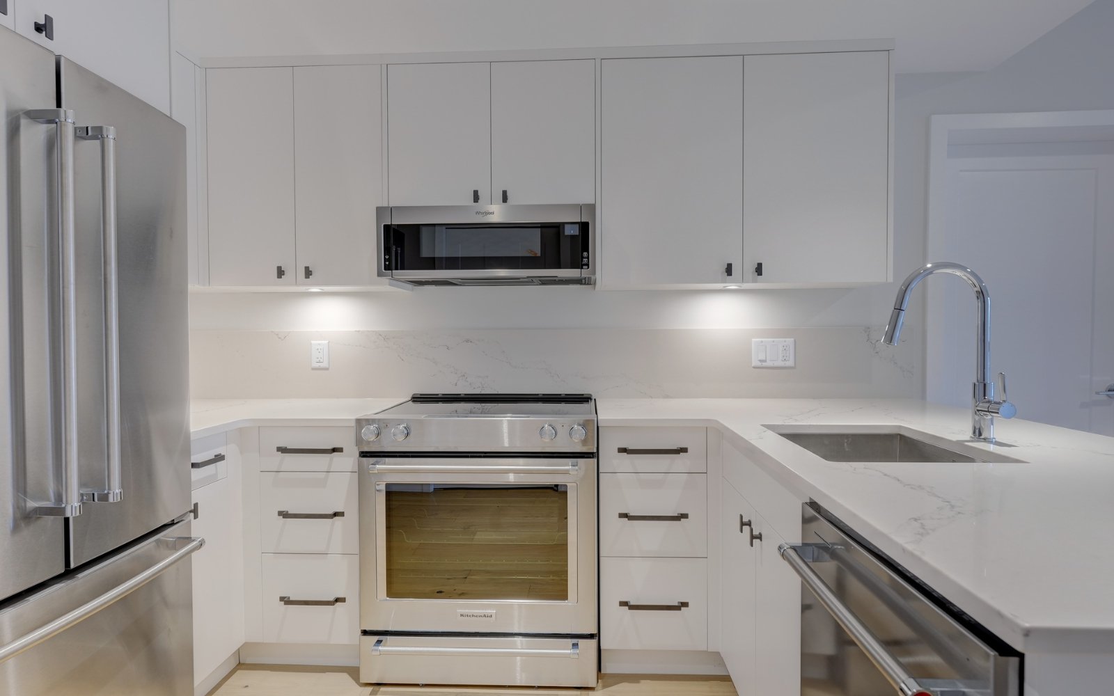2 Bedroom Apartment for Rent - 4030 Shelbourne St, Saanich, BC 4