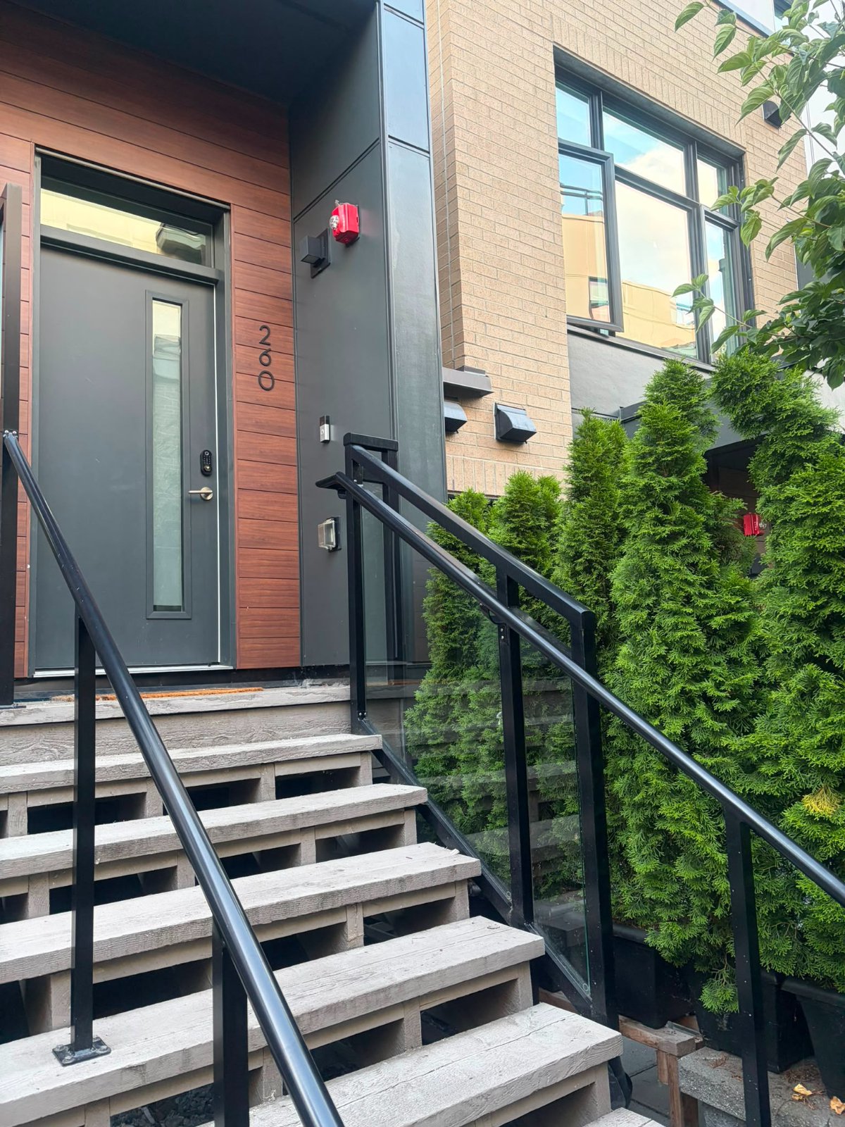 2 Bedroom Townhouse for Rent - 2035 Glenaire Dr, North Vancouver District, BC 2