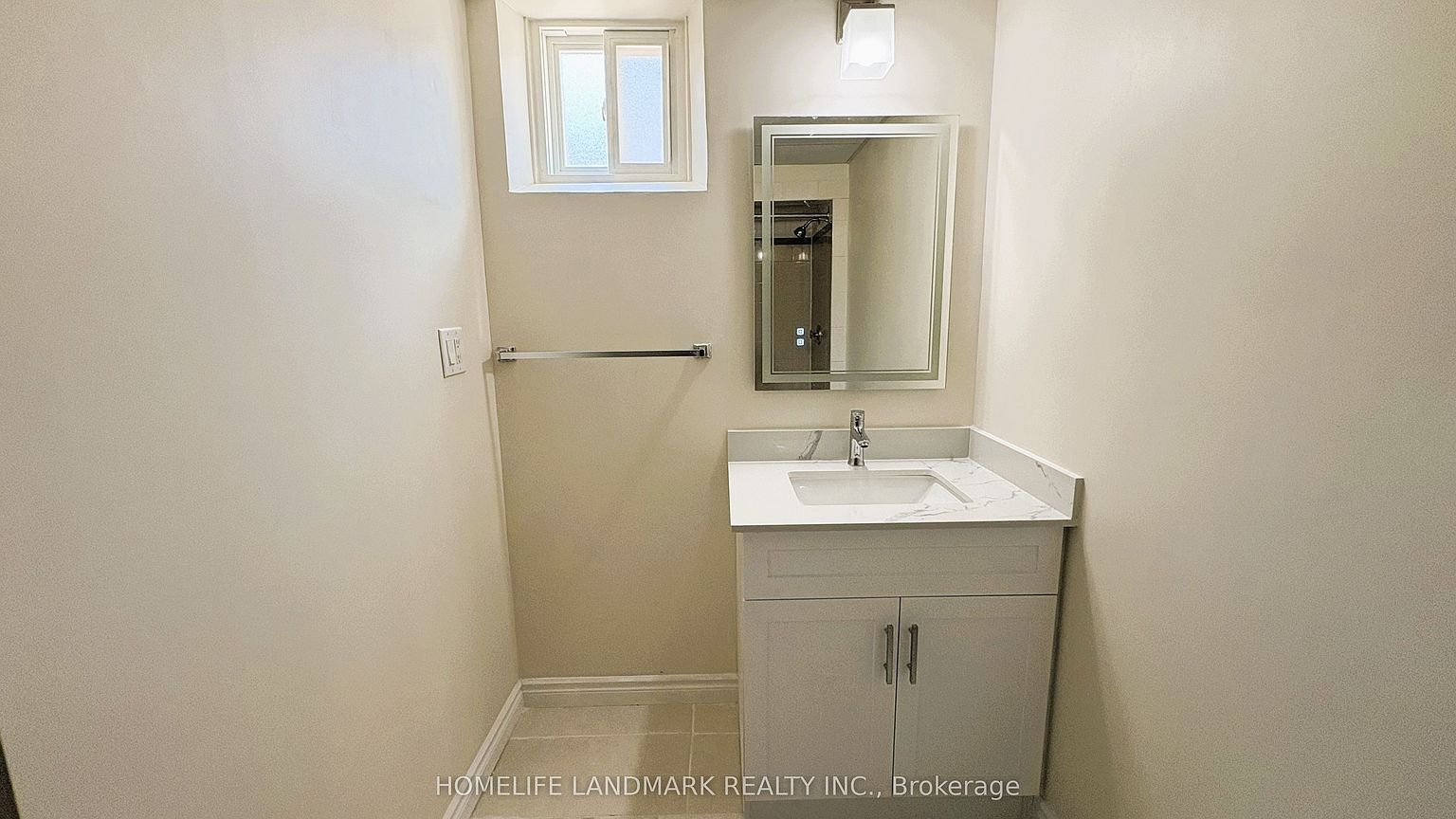 3 Bedroom House for Rent - 171 Greenfield Ave, York, ON 3