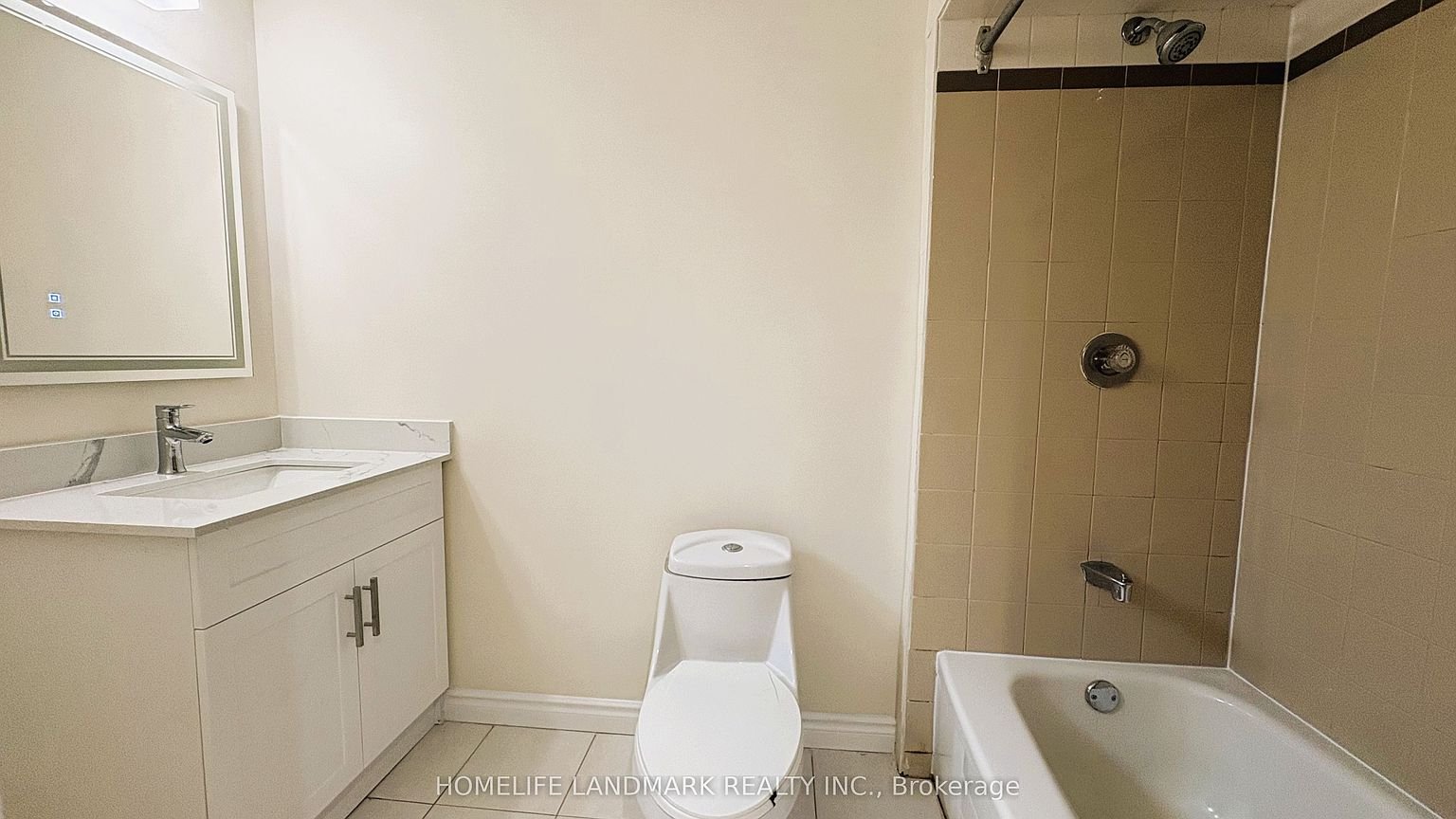 3 Bedroom House for Rent - 171 Greenfield Ave, York, ON 4