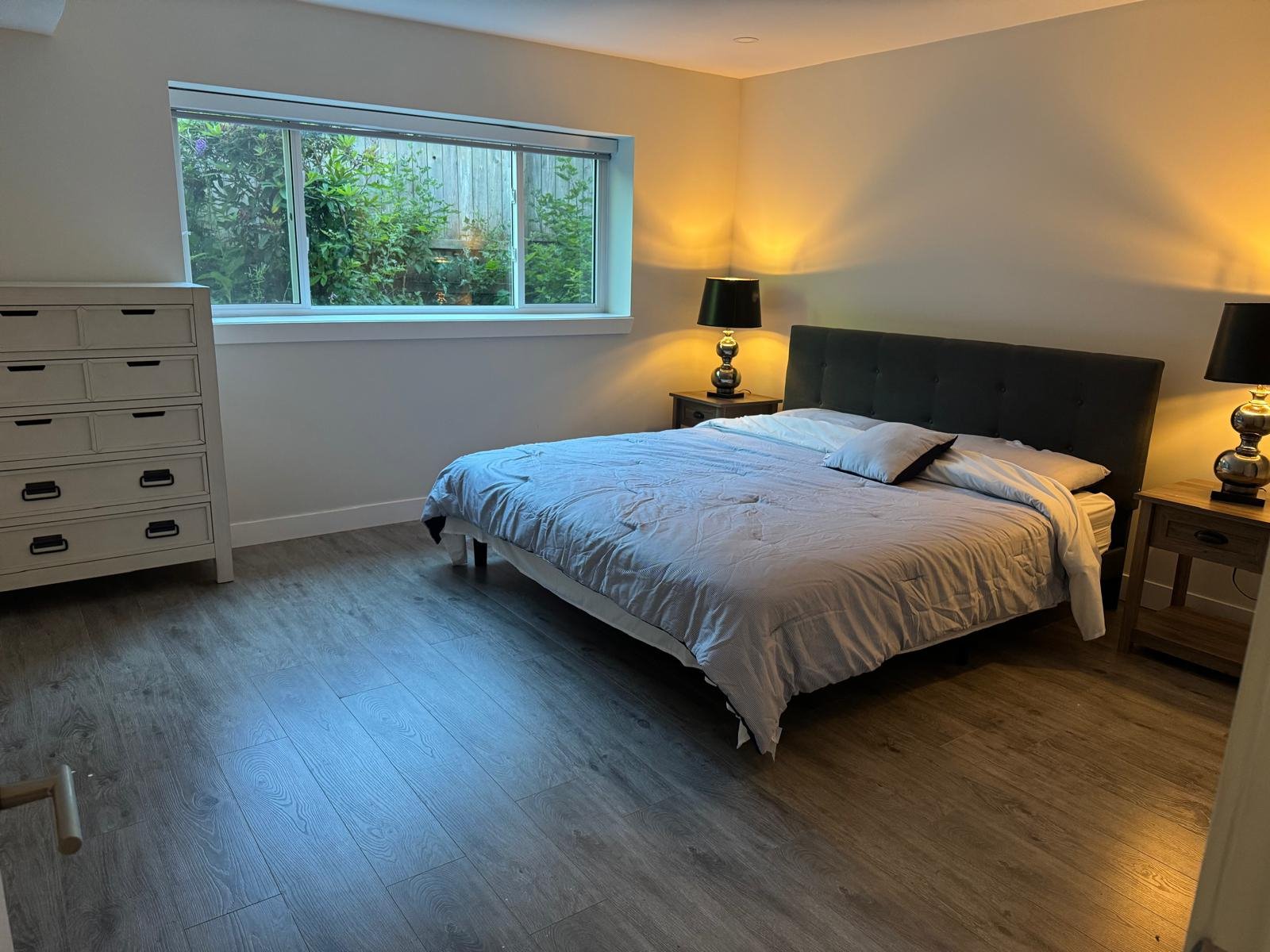 2 Bedroom Garden Suite for Rent - Elveden Row, West Vancouver, BC 5