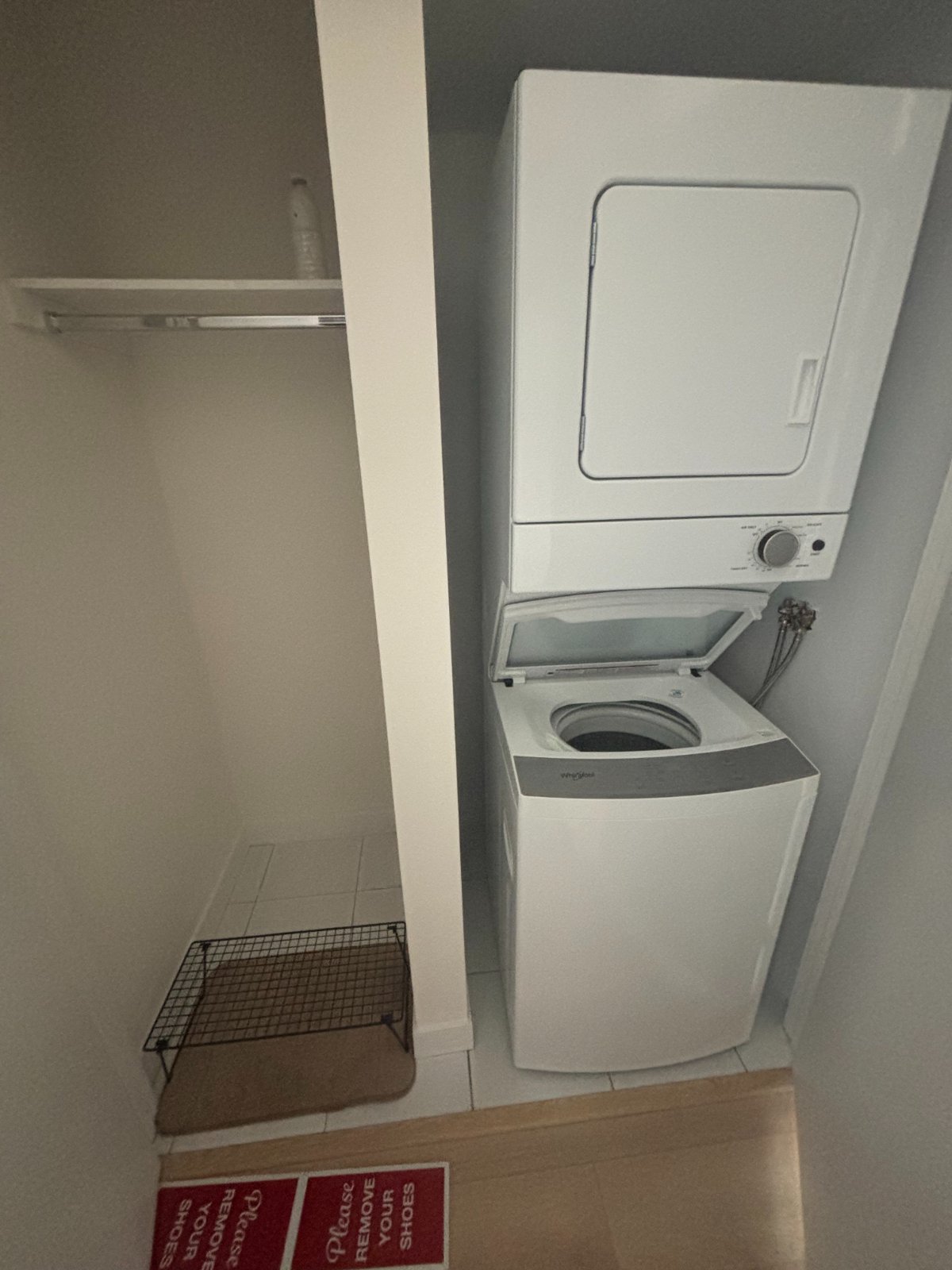 Room in Apartment for Rent - 770 Bay St, Toronto, ON 4