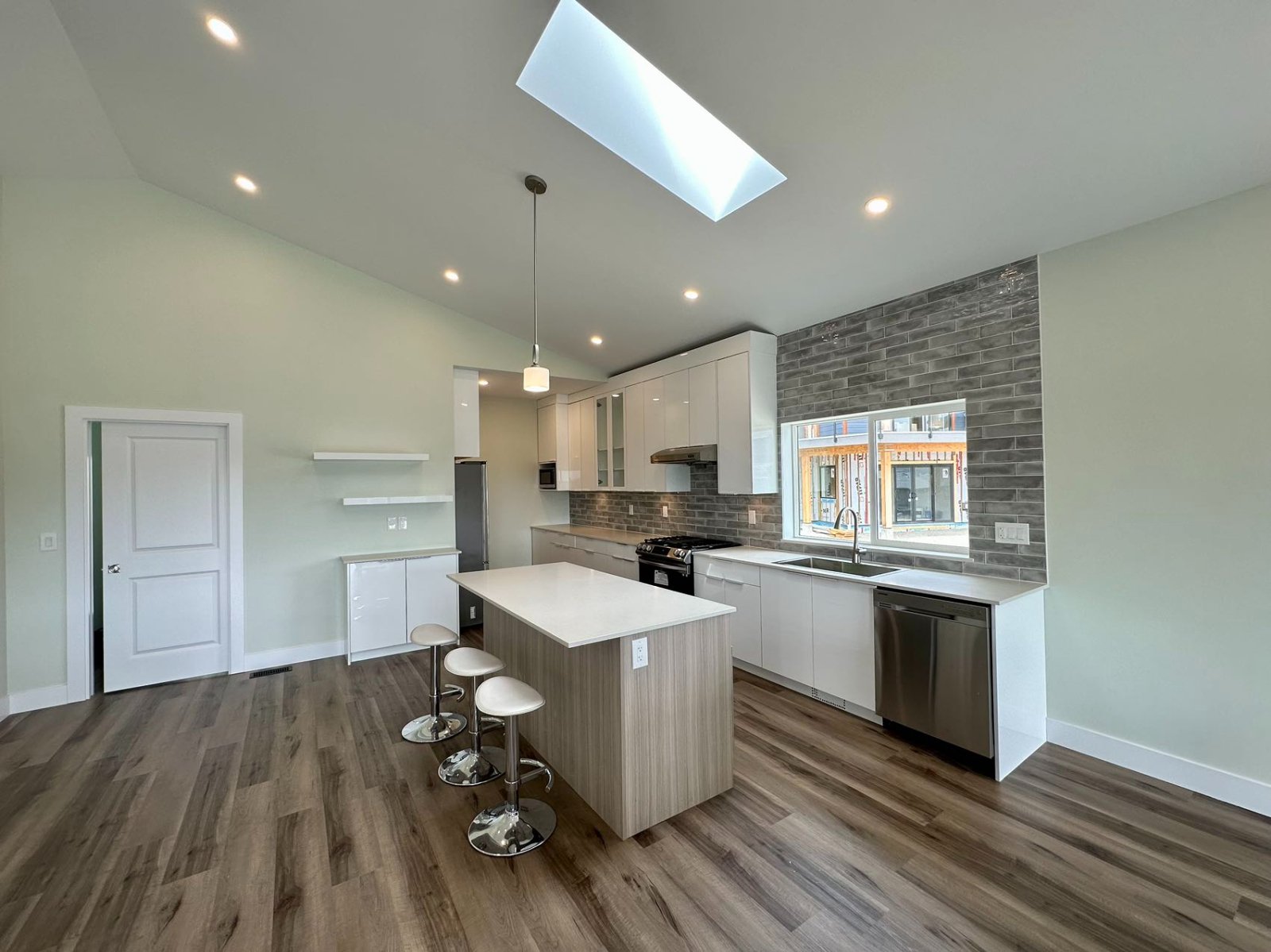 3 Bedroom House for Rent - Dungeness Place, Sechelt, BC 3