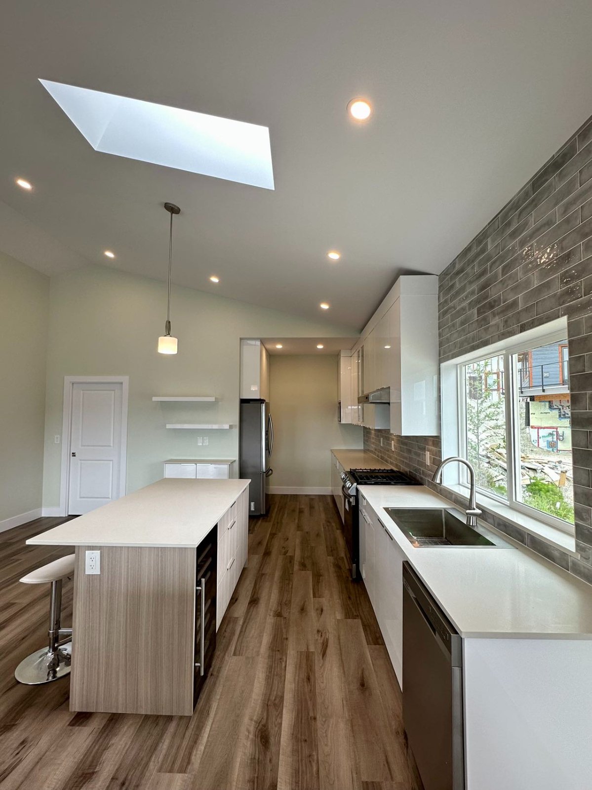 3 Bedroom House for Rent - Dungeness Place, Sechelt, BC 4
