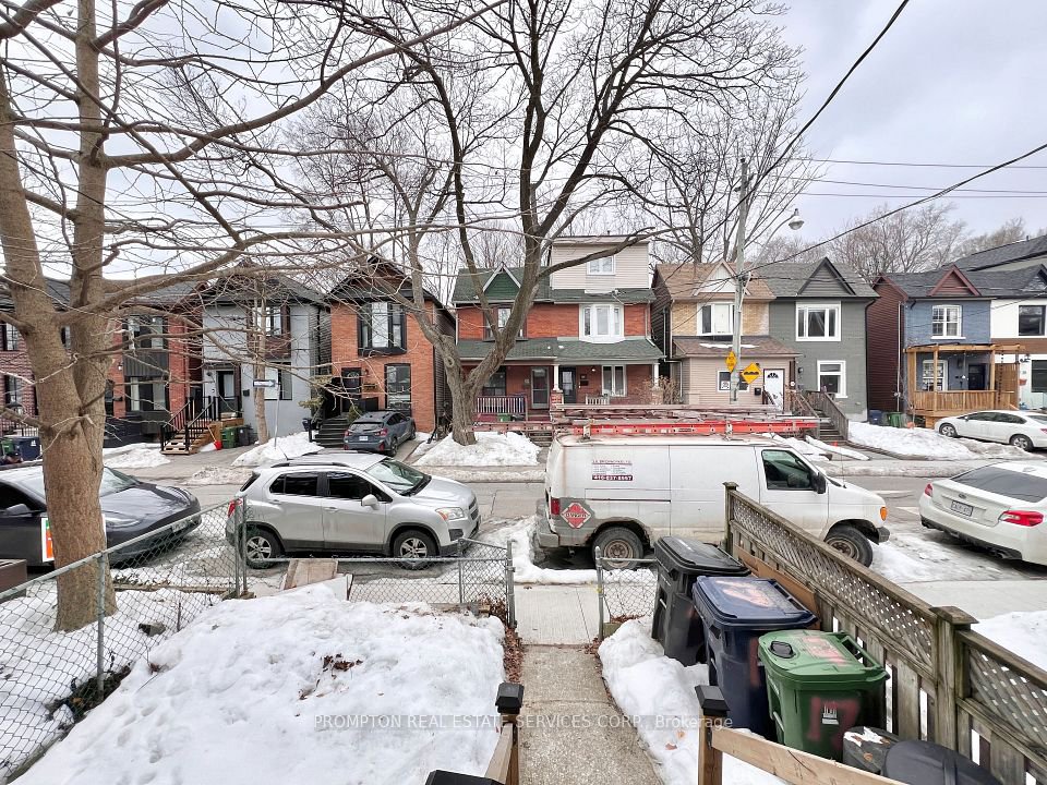 3 Bedroom House for Rent - 17 Winnifred Avenue, Toronto, ON 2