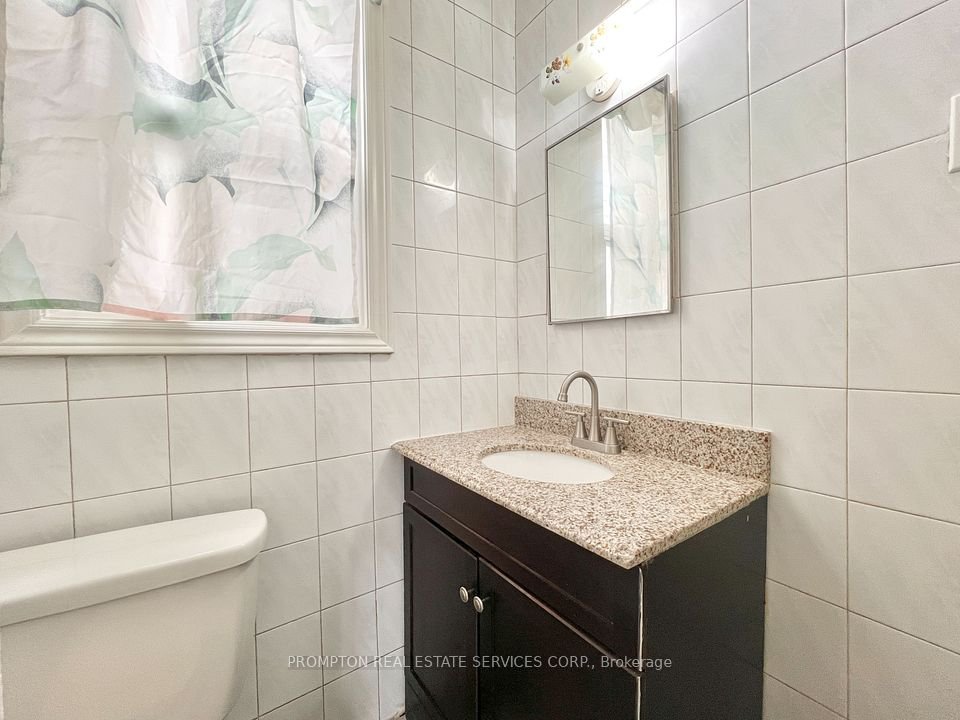 3 Bedroom House for Rent - 17 Winnifred Avenue, Toronto, ON 4