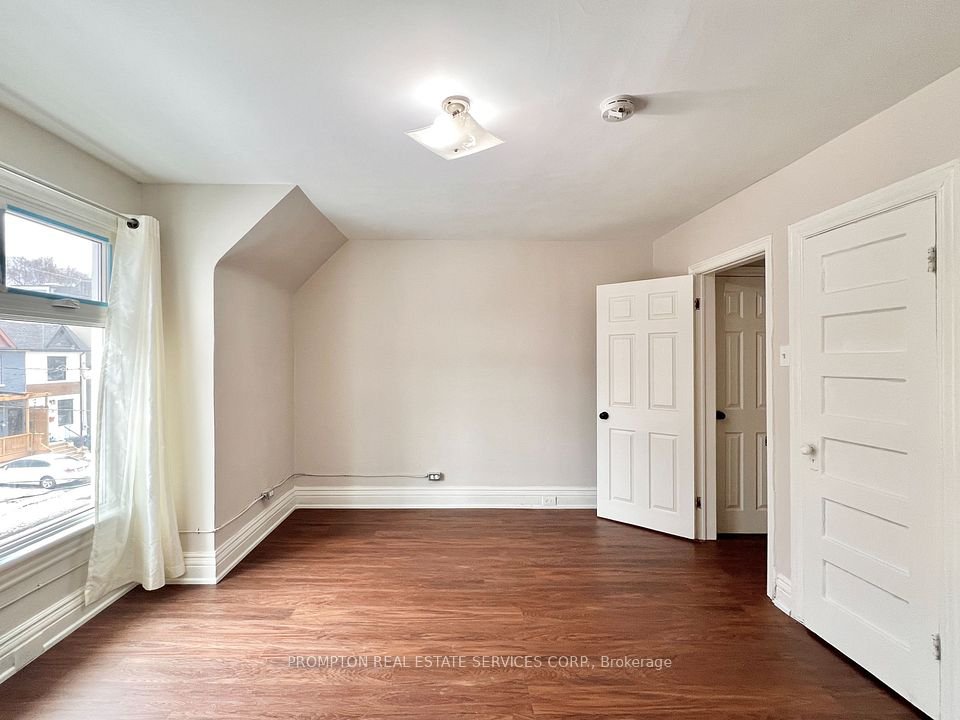 3 Bedroom House for Rent - 17 Winnifred Avenue, Toronto, ON 5