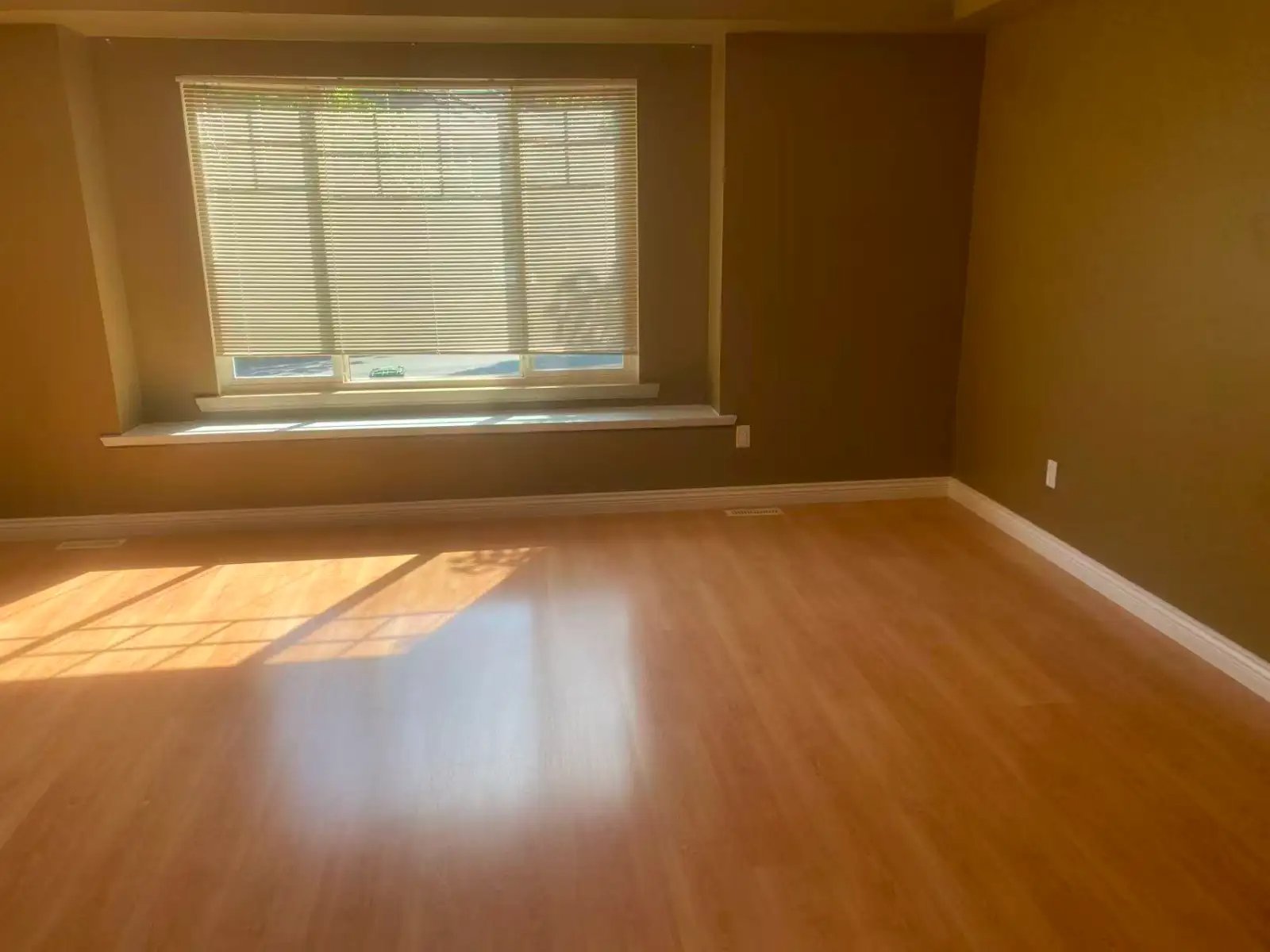 4 Bedroom House for Rent - 2048 Parkway Blvd, Coquitlam, BC 3