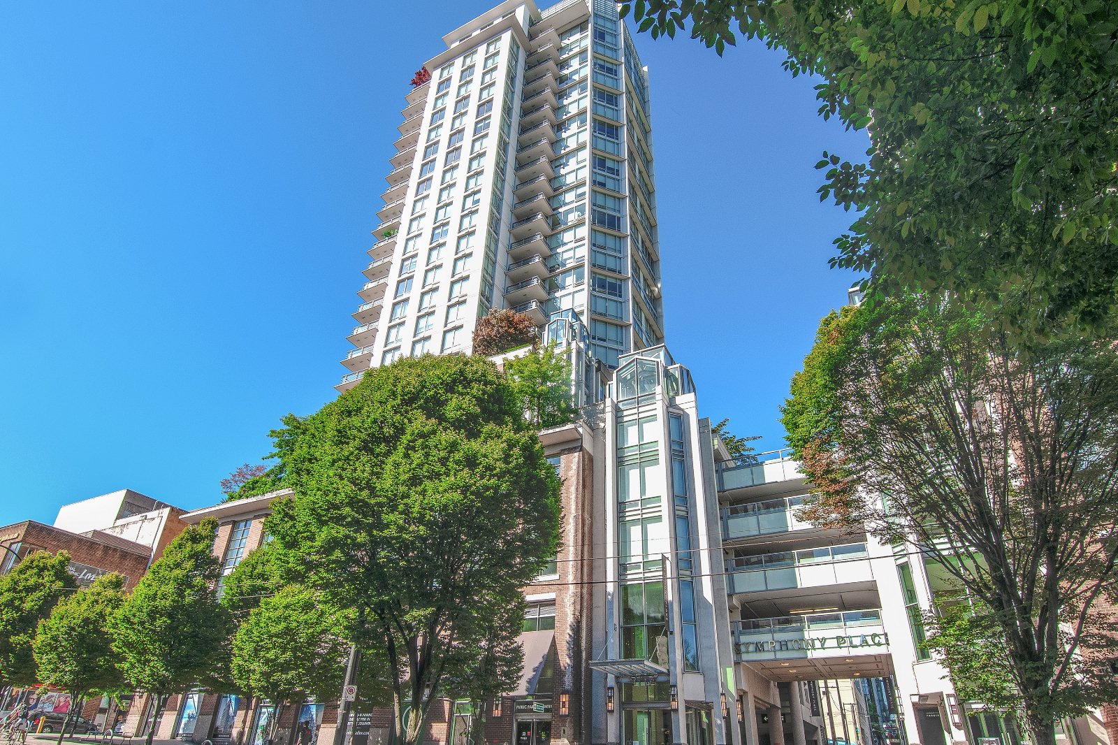 2 Bedroom Apartment for Rent - 565 Smithe St, Vancouver, BC 2