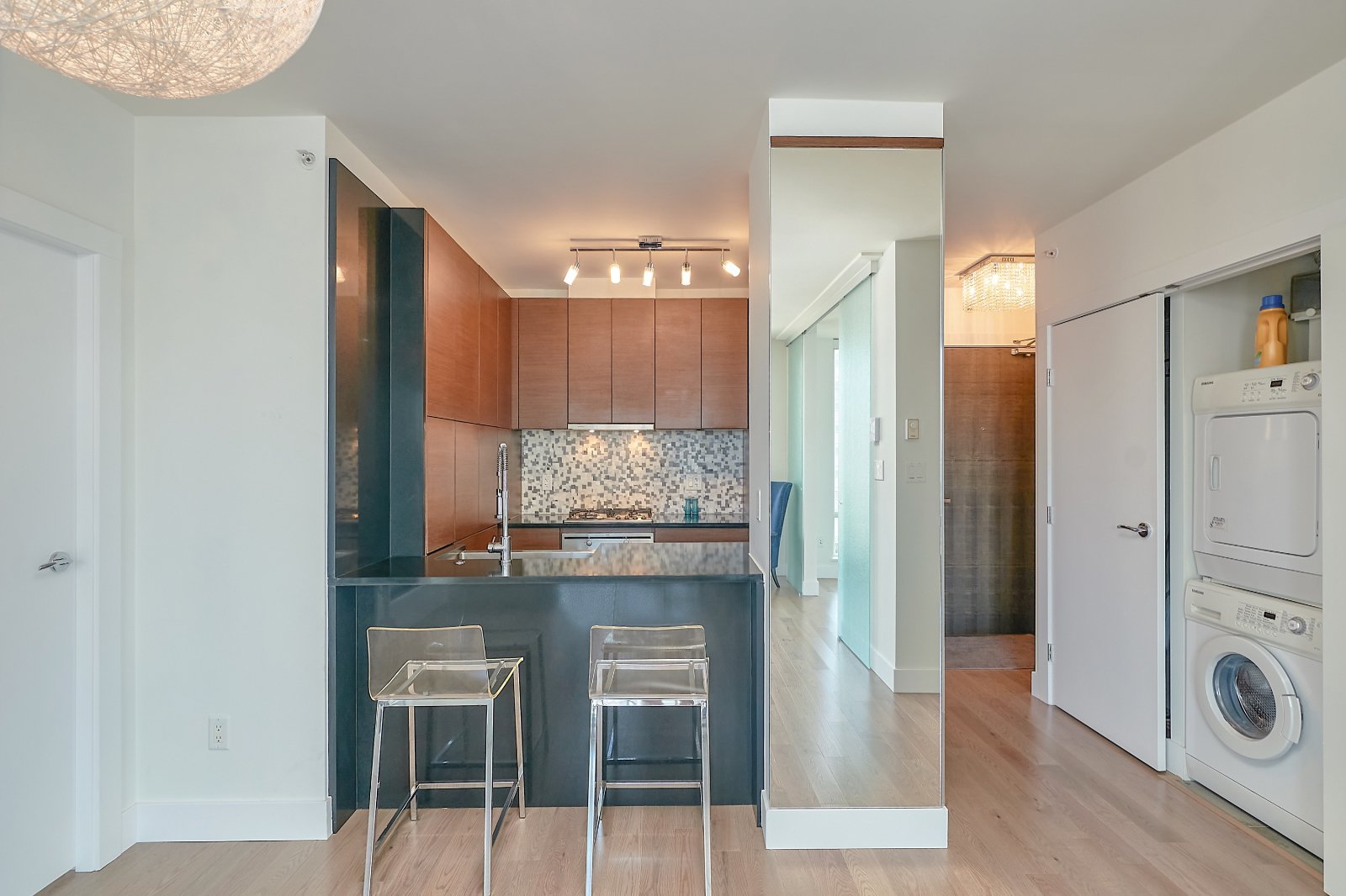2 Bedroom Apartment for Rent - 565 Smithe St, Vancouver, BC 5