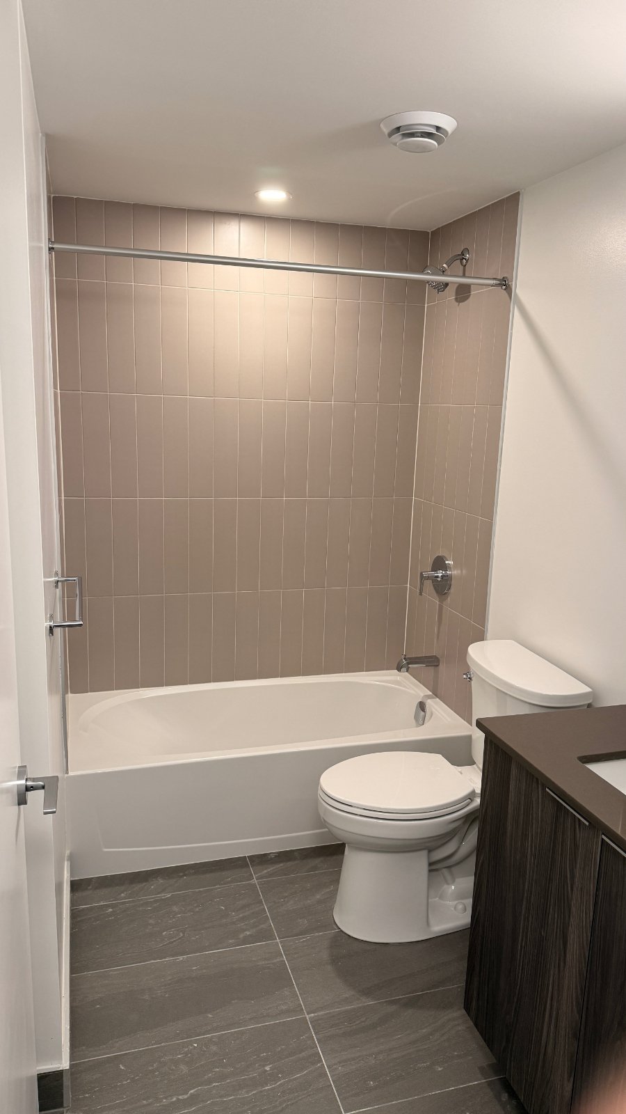 2 Bedroom Apartment for Rent - 15 David Salomon Dr, York, ON 4