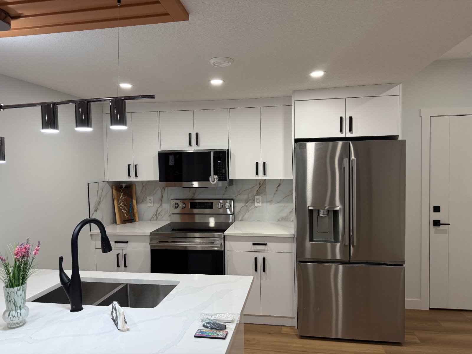 2 Bedroom Basement Suite for Rent - 997 Creekview Dr SW, Calgary, AB 2