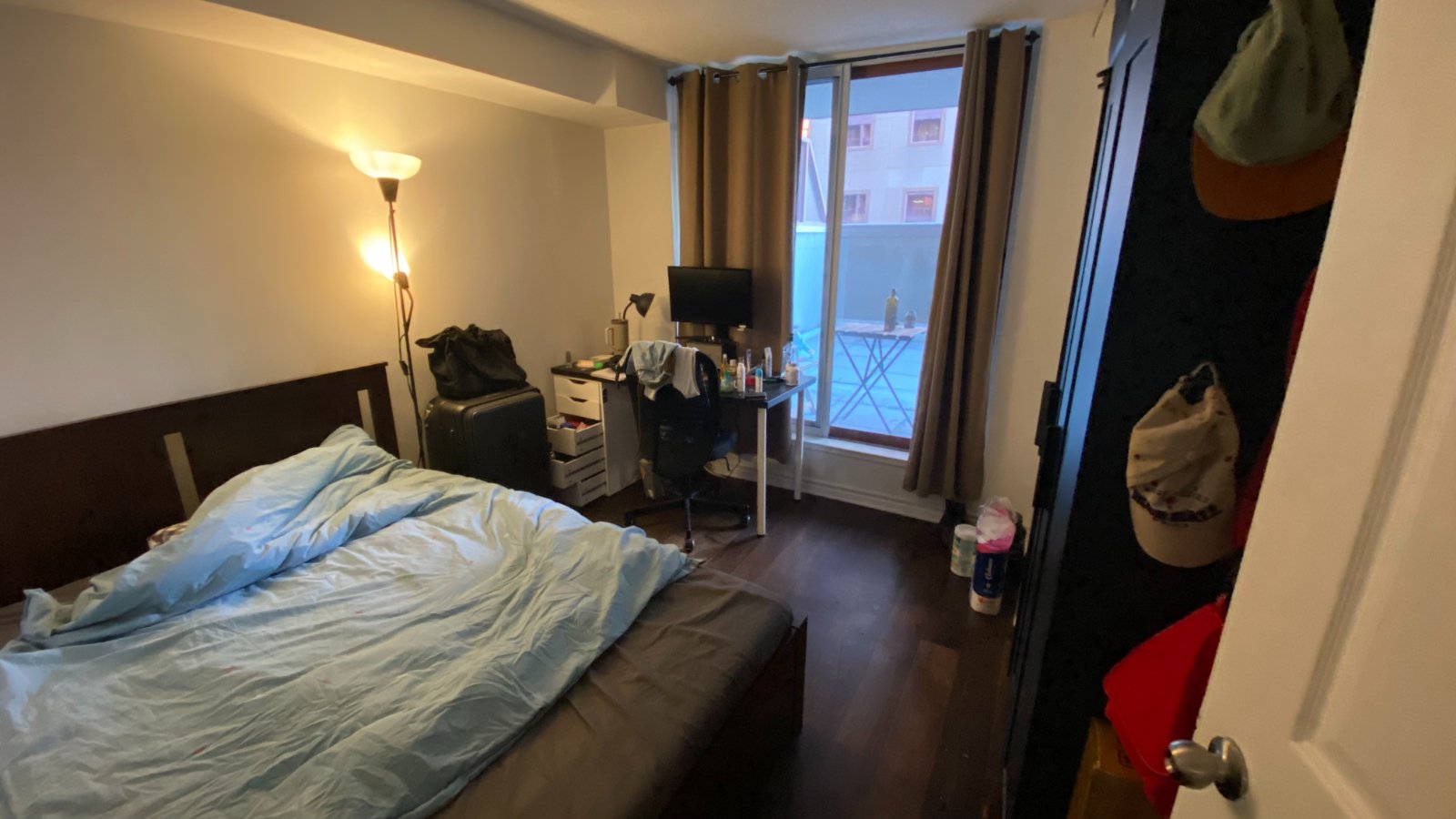 Room in Apartment for Rent - 736 Bay St, Toronto, ON 2