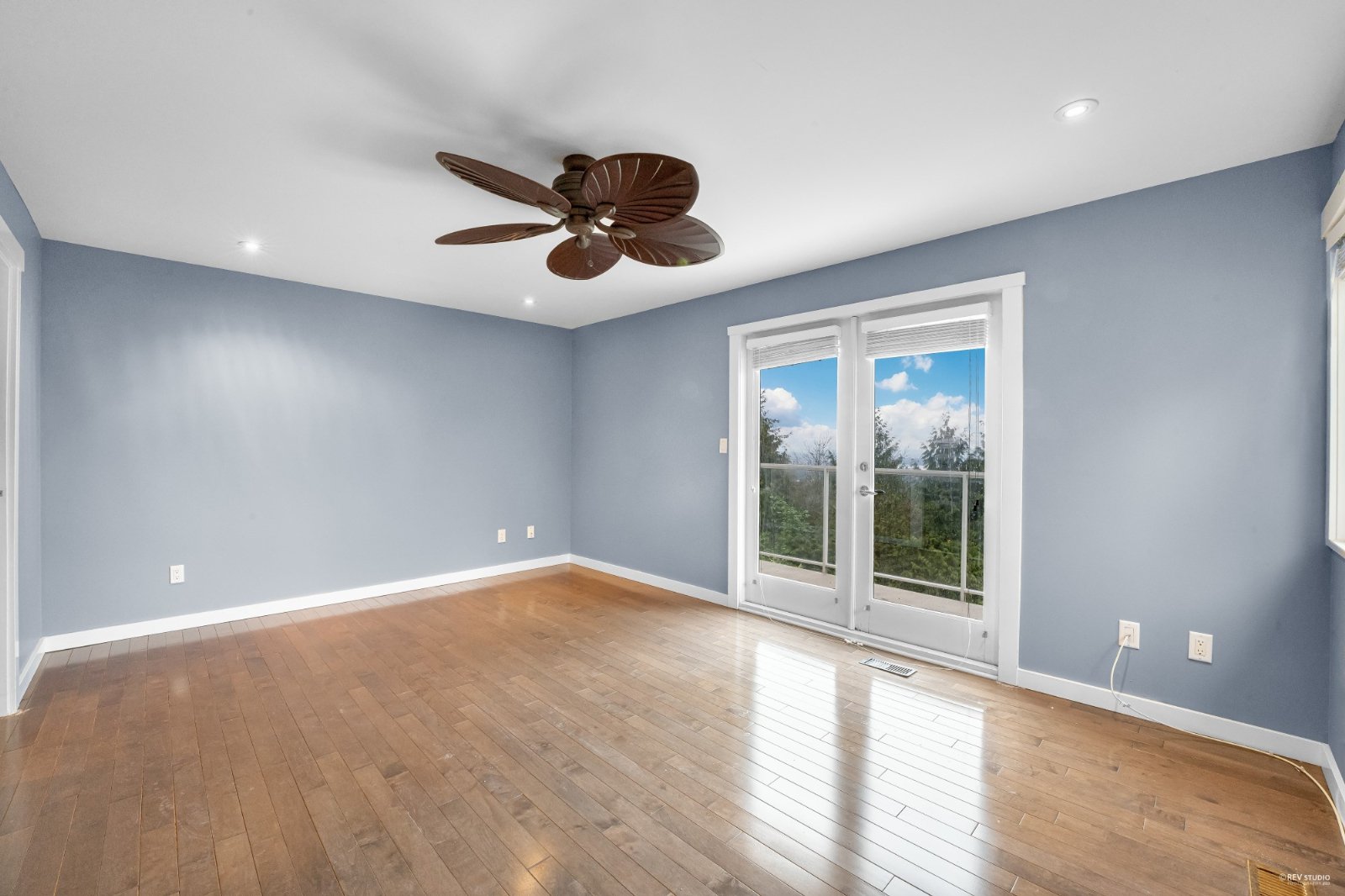 4 Bedroom House for Rent - 1050 Crestline Rd, West Vancouver, BC 5