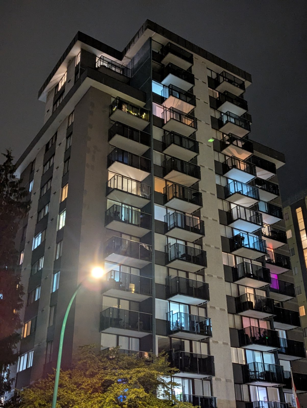Room in Apartment for Rent - 1920 Alberni St, Vancouver, BC 5