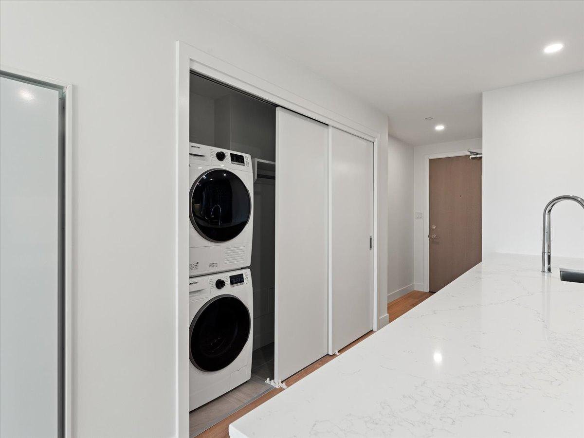 2 Bedroom Apartment for Rent - 7977 Lansdowne Rd, Richmond, BC 5